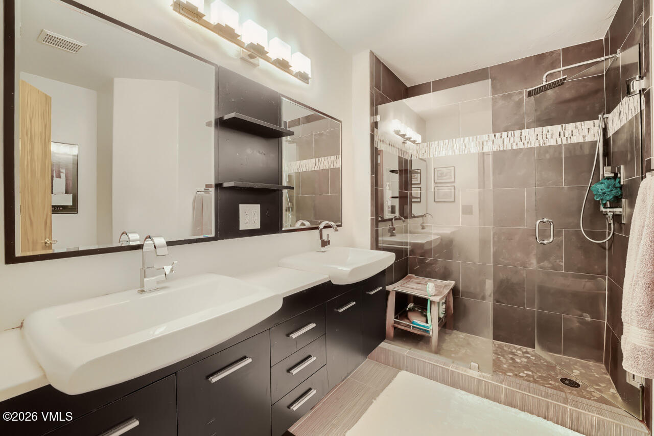 11 Stetson Drive # A Property Photo 9