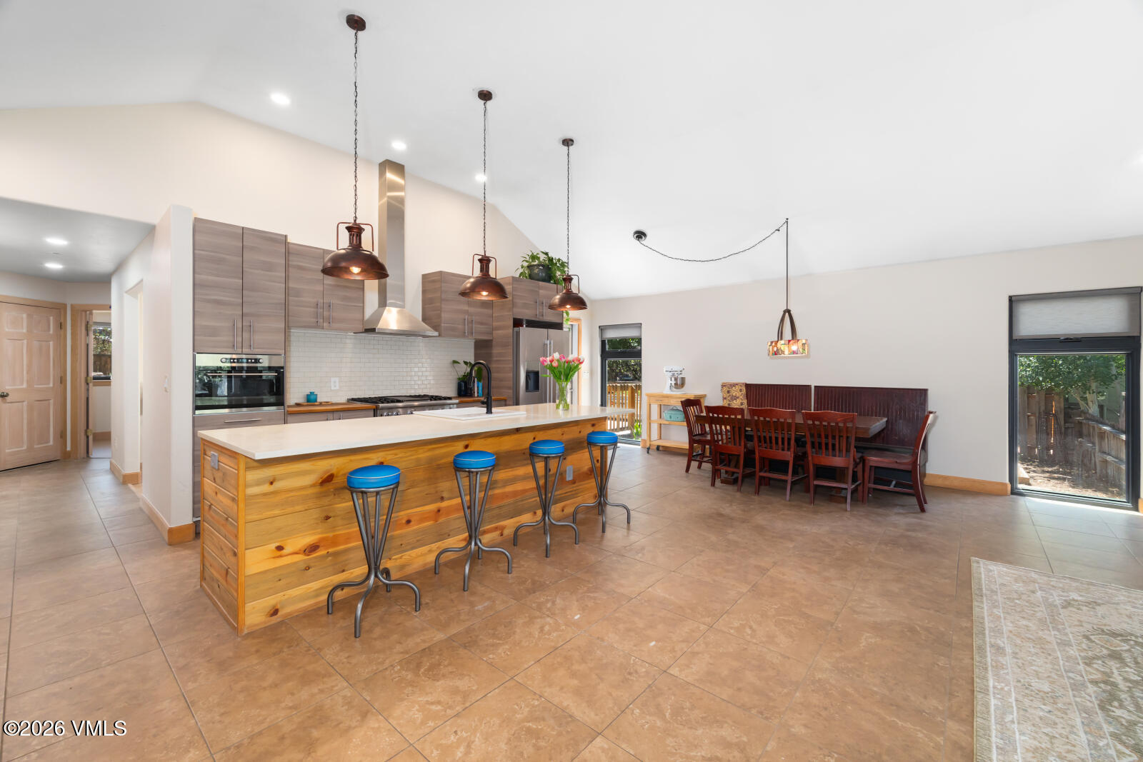 318 Ryshot Property Photo 5