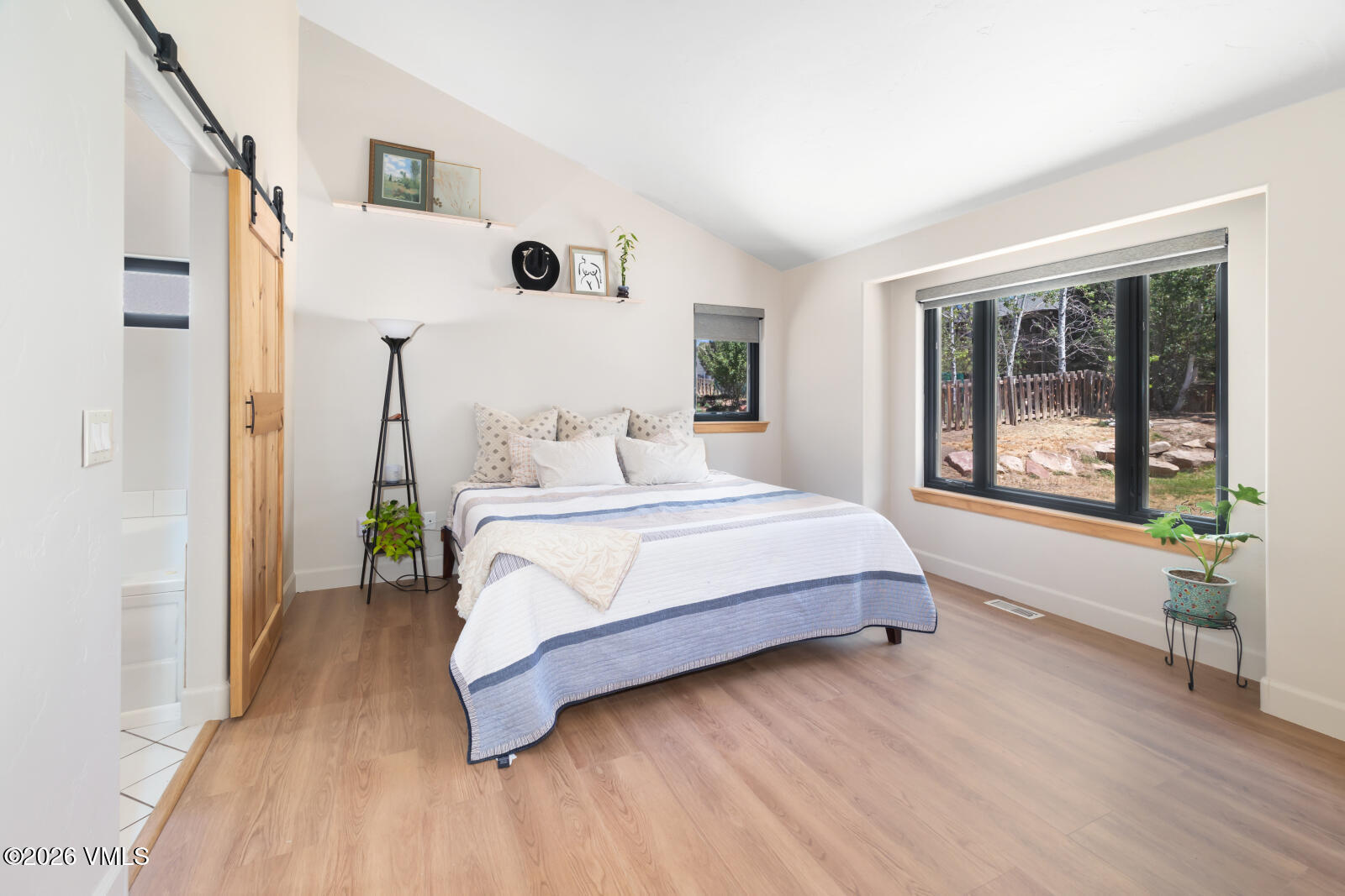 318 Ryshot Property Photo 9