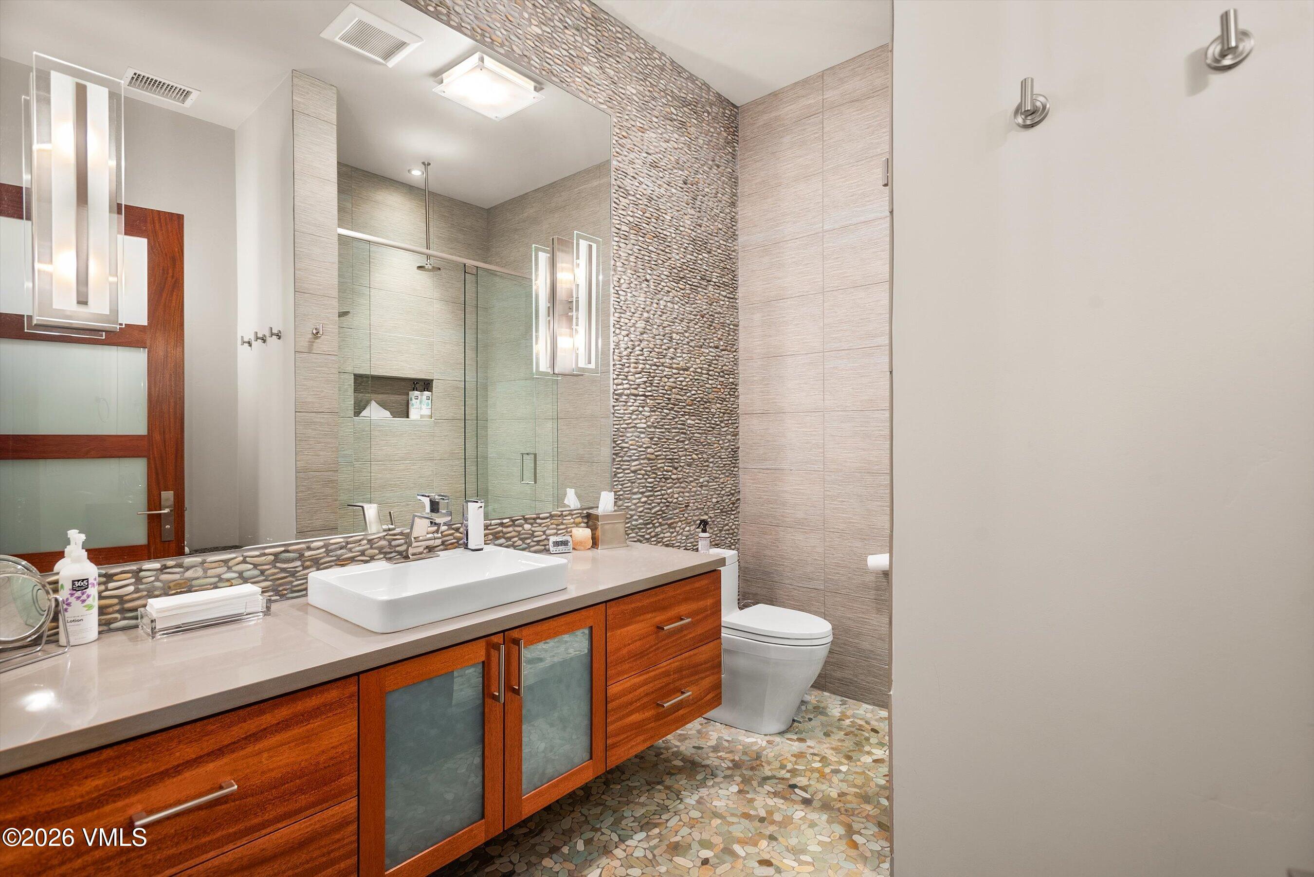 241 Robinson Street # C-106 Property Photo 13