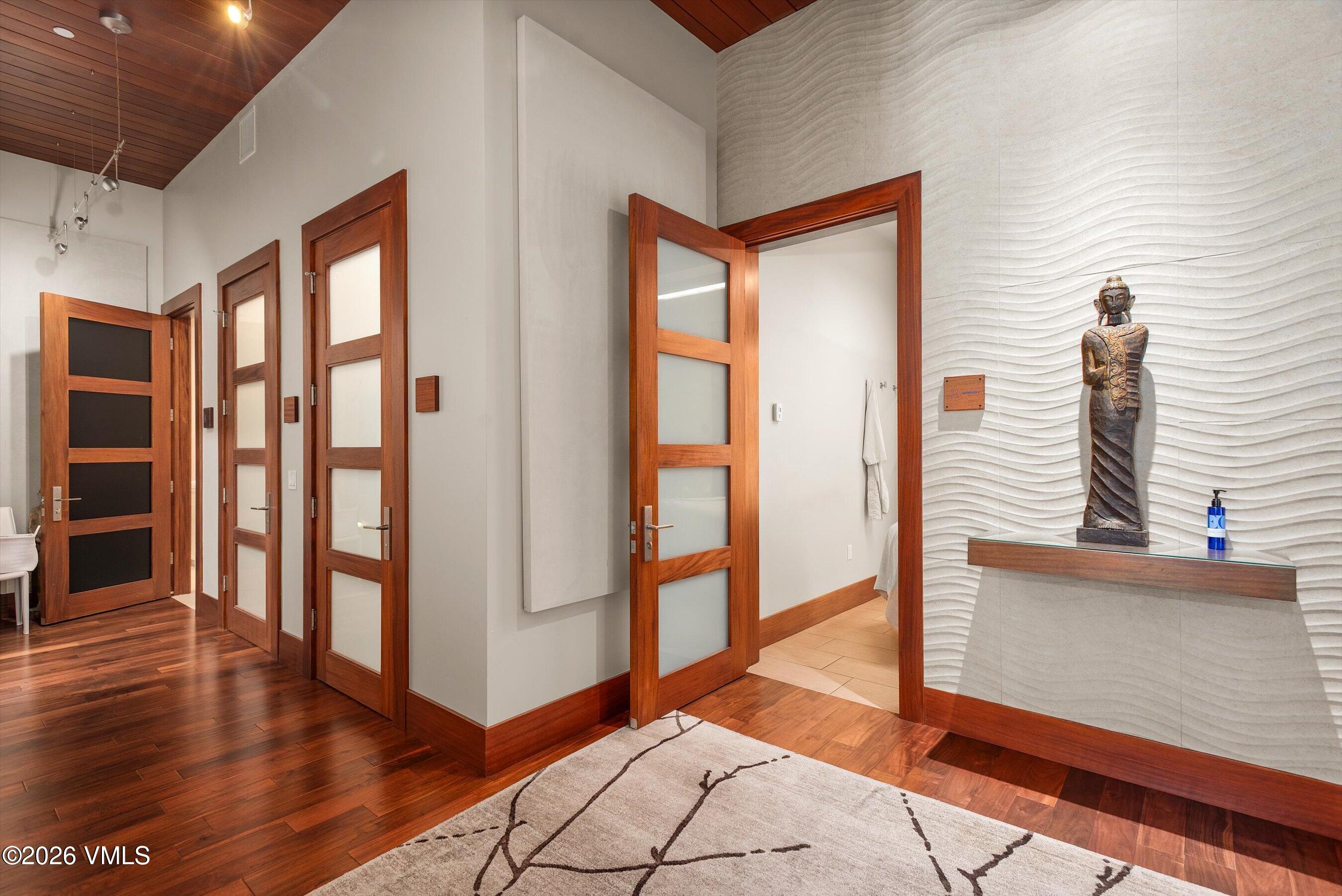 241 Robinson Street # C-106 Property Photo 16