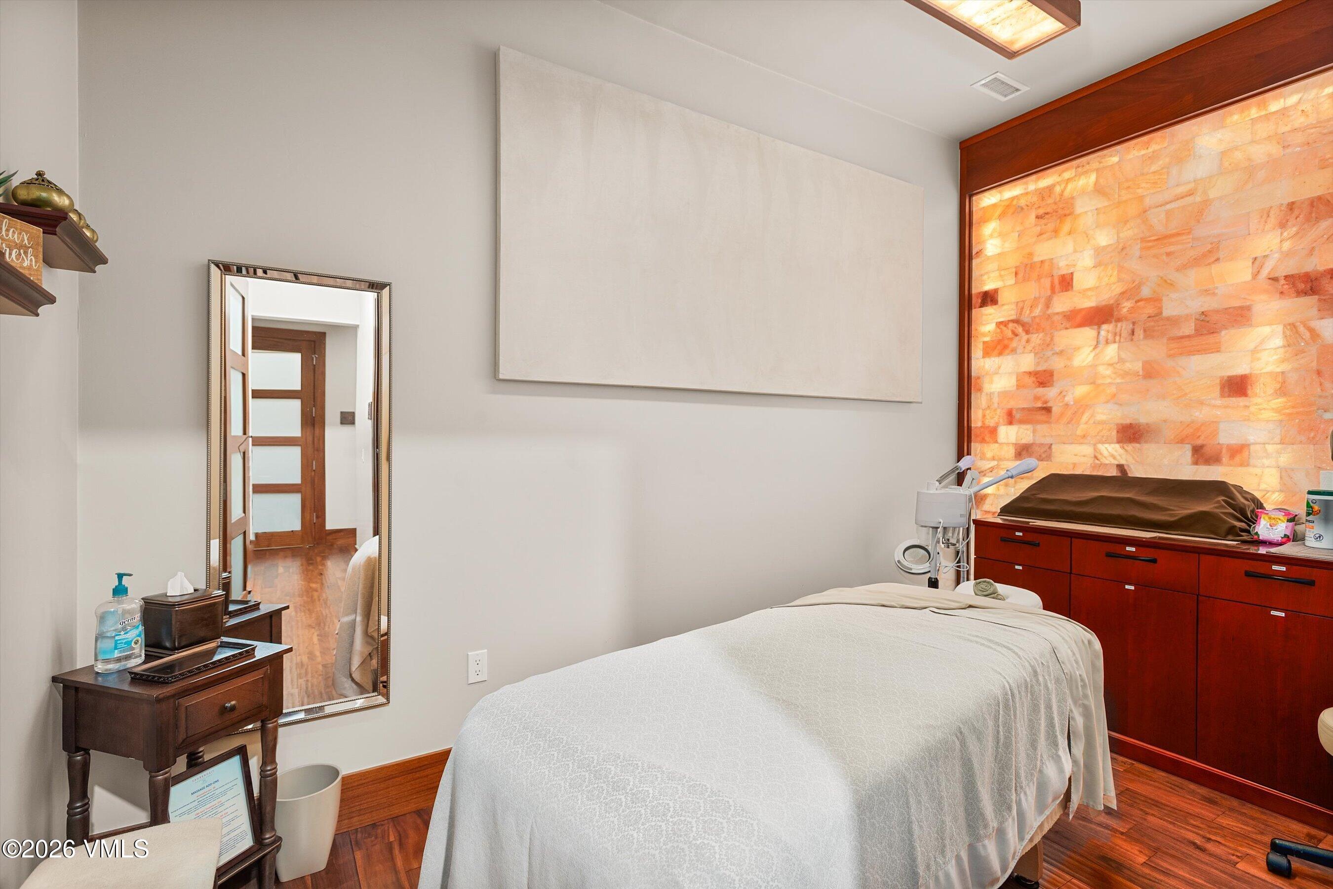 241 Robinson Street # C-106 Property Photo 24