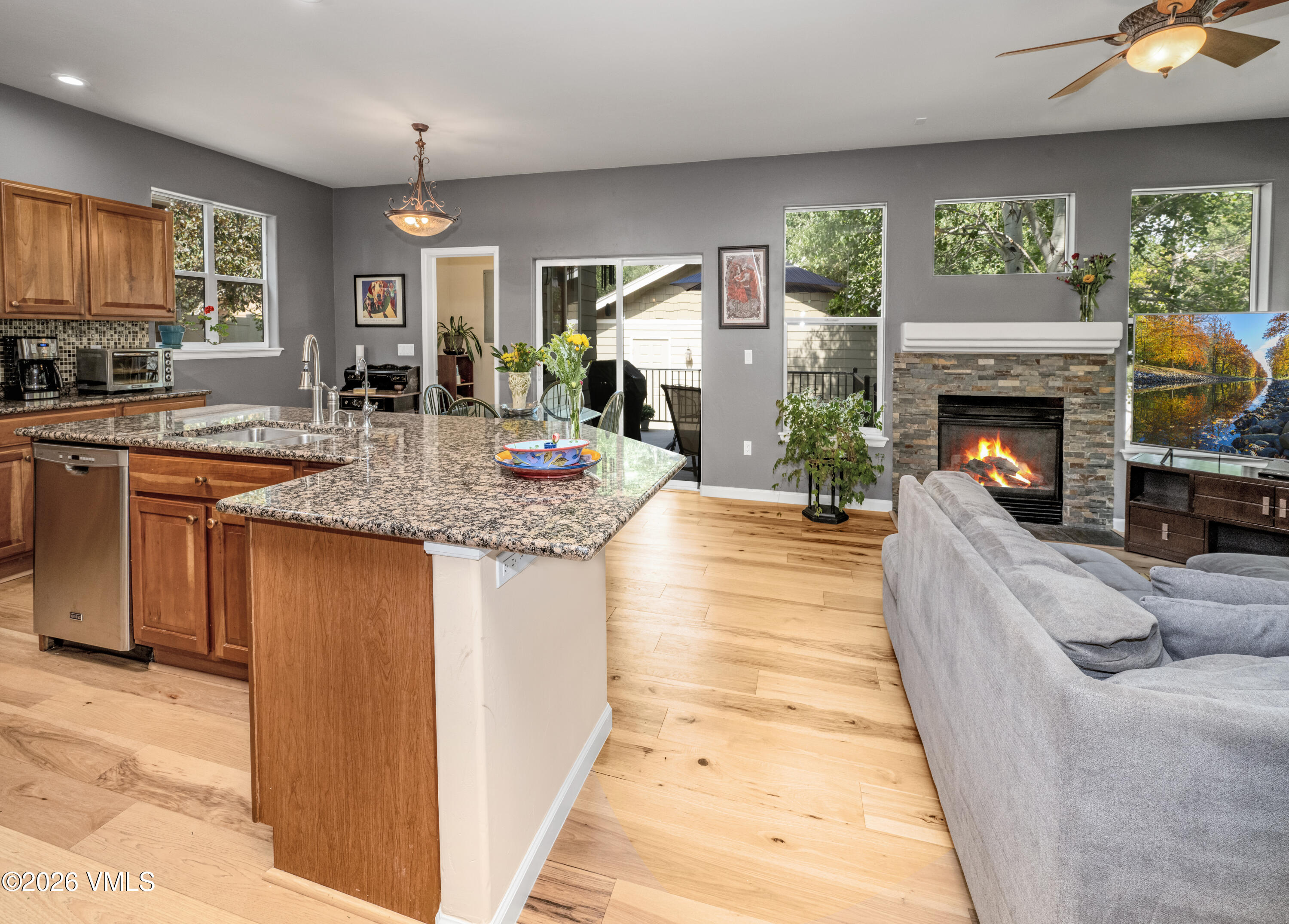 35 Beecher Street Property Photo 8