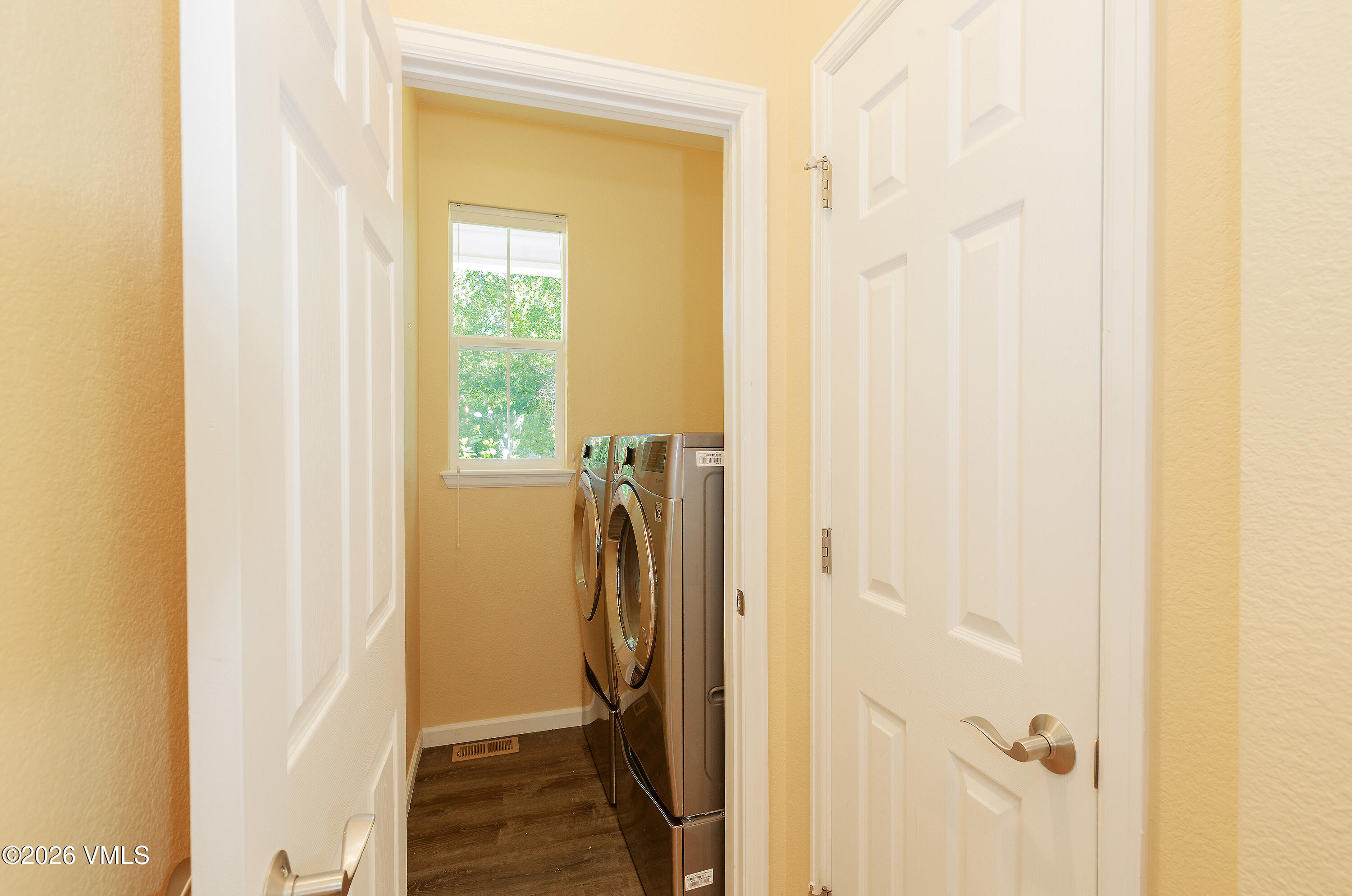 72 Longview Avenue Property Photo 17
