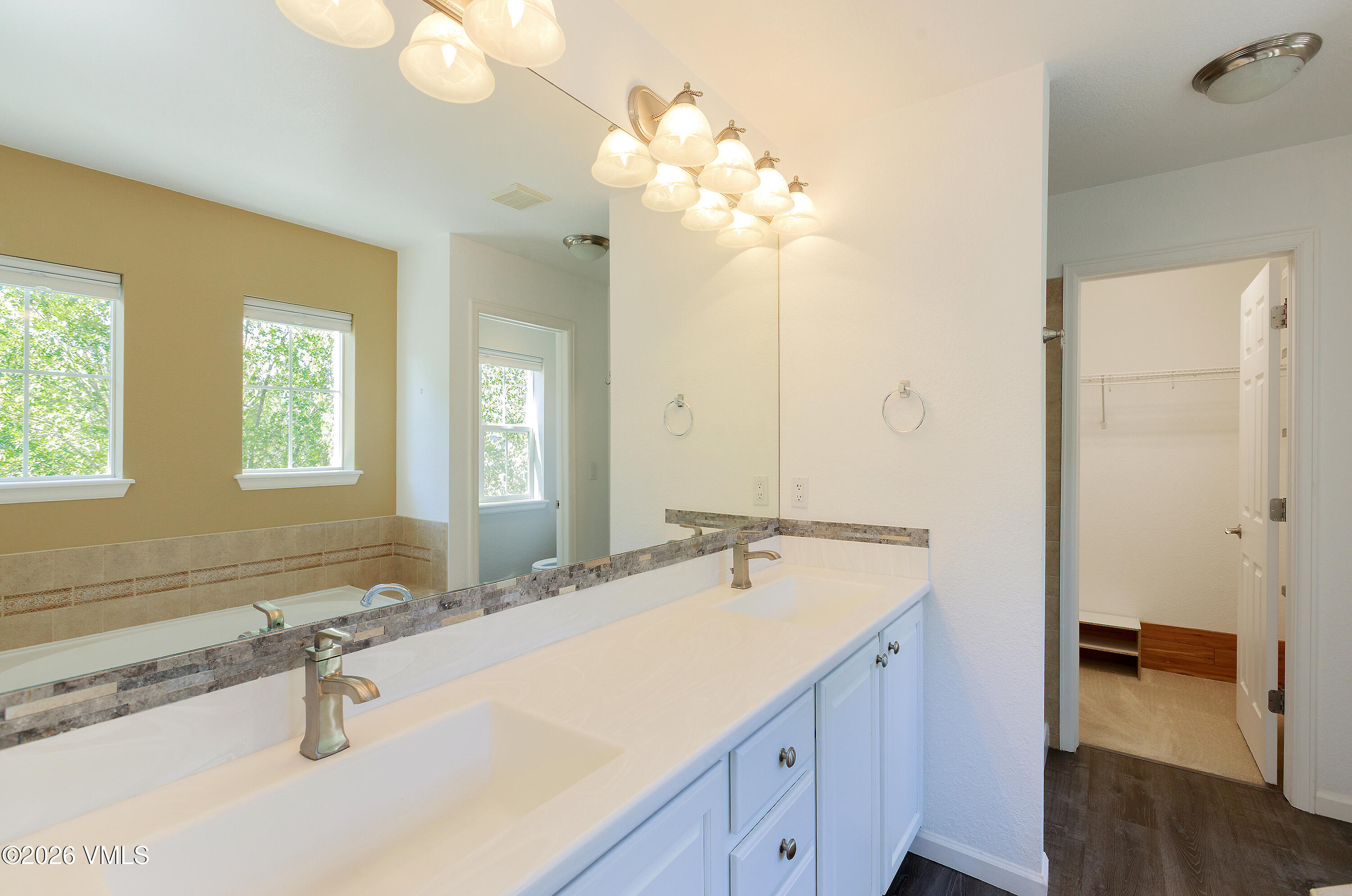 72 Longview Avenue Property Photo 25