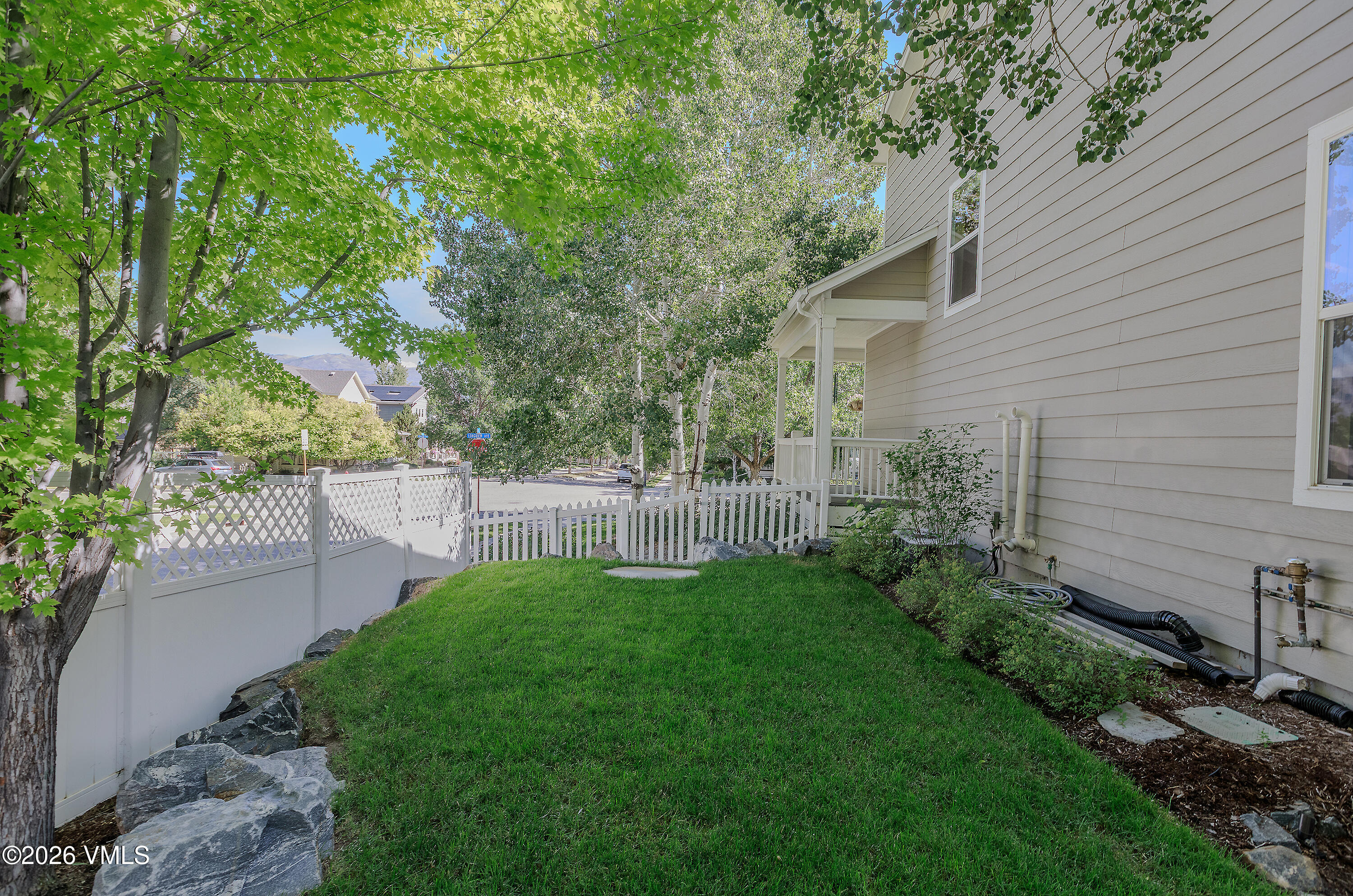 72 Longview Avenue Property Photo 32