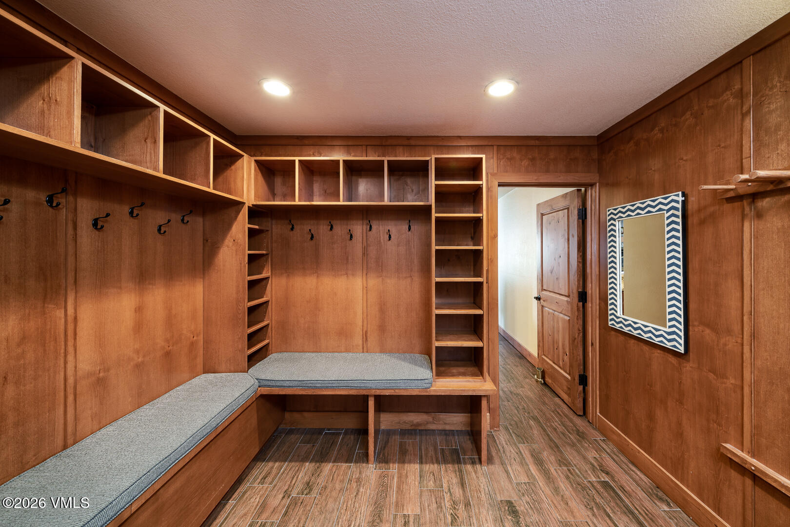 292 E Meadow Drive # 677 Property Photo 2