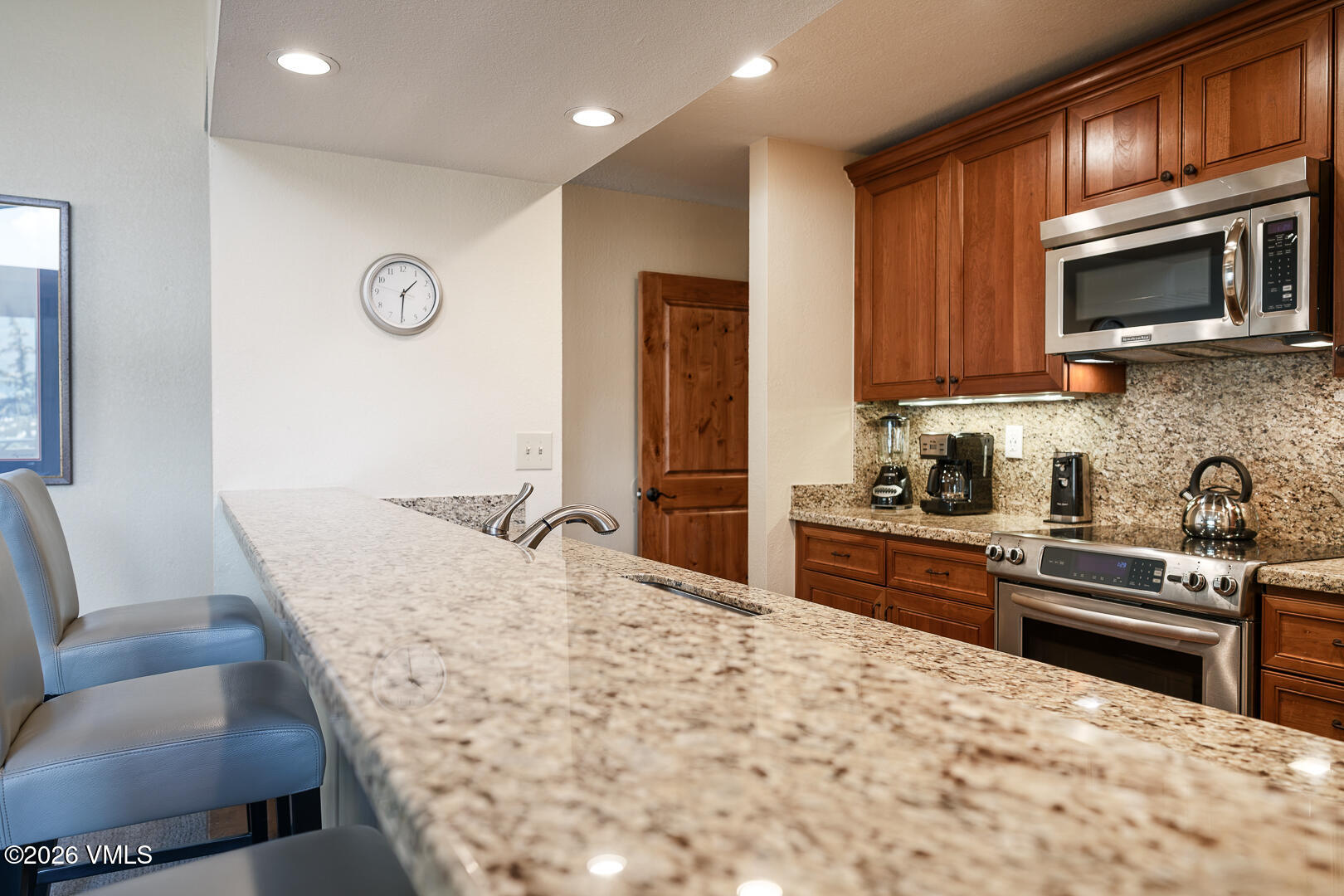 292 E Meadow Drive # 677 Property Photo 8