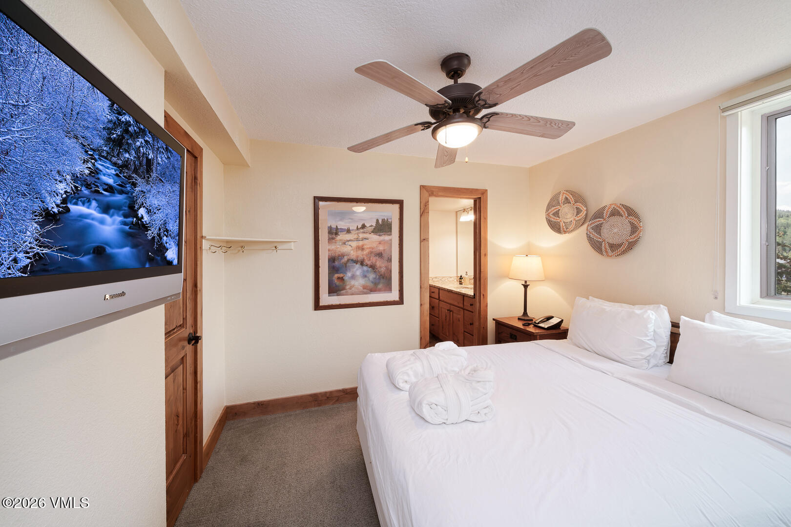 292 E Meadow Drive # 677 Property Photo 13