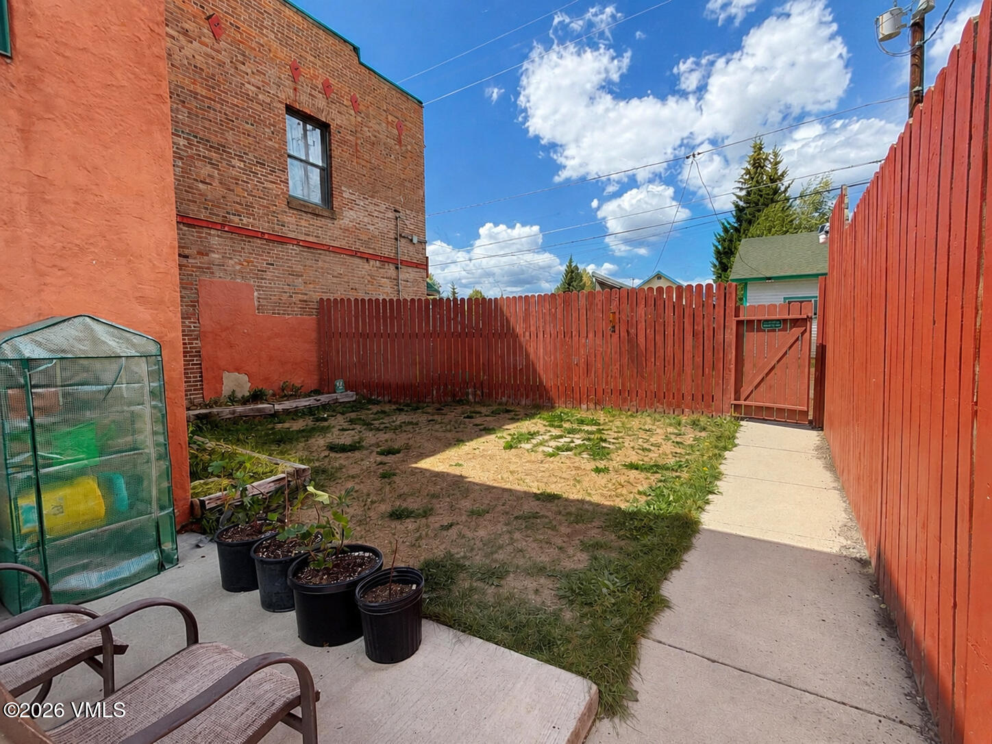 118 W 2nd Street H Property Photo 8