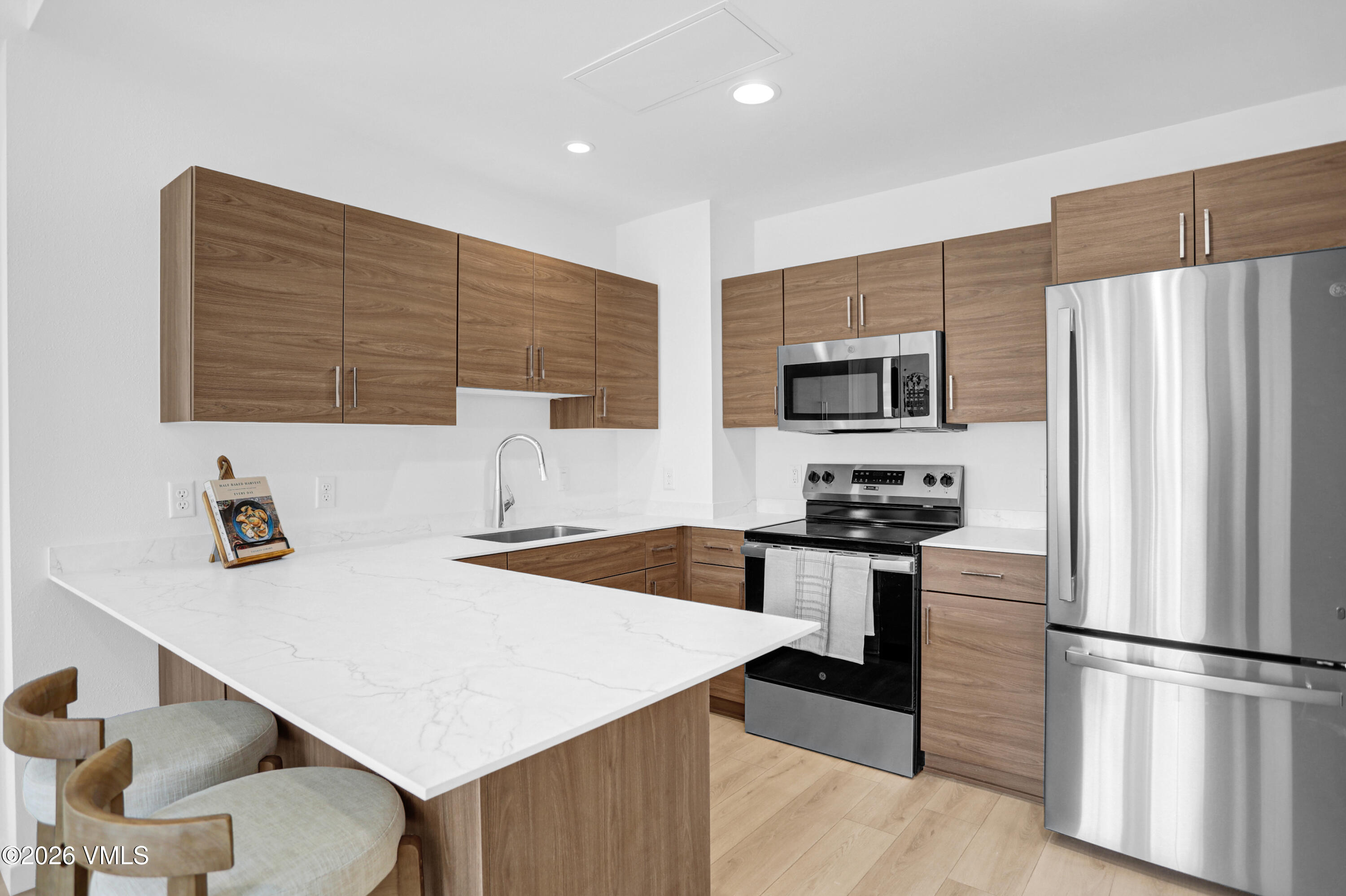 1200 Capitol Street Property Photo 7