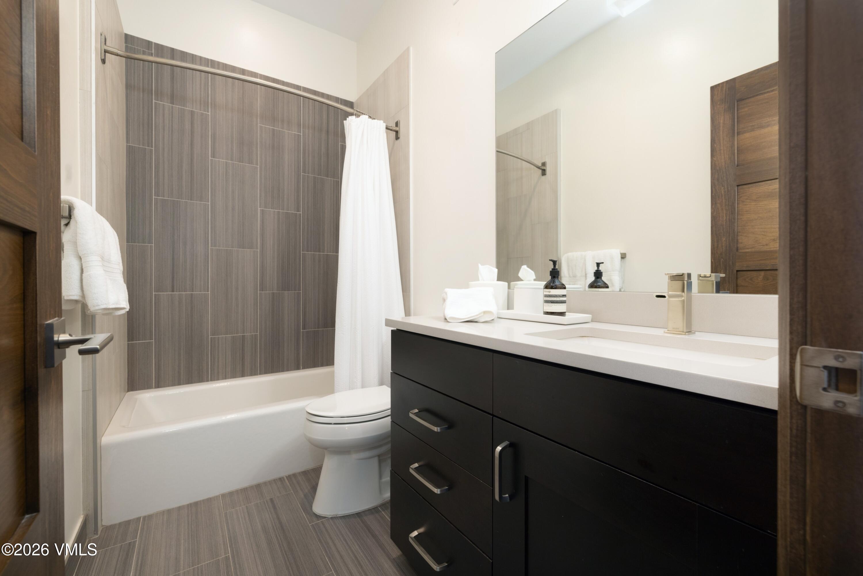 4570 Flat Point # W Property Photo 22