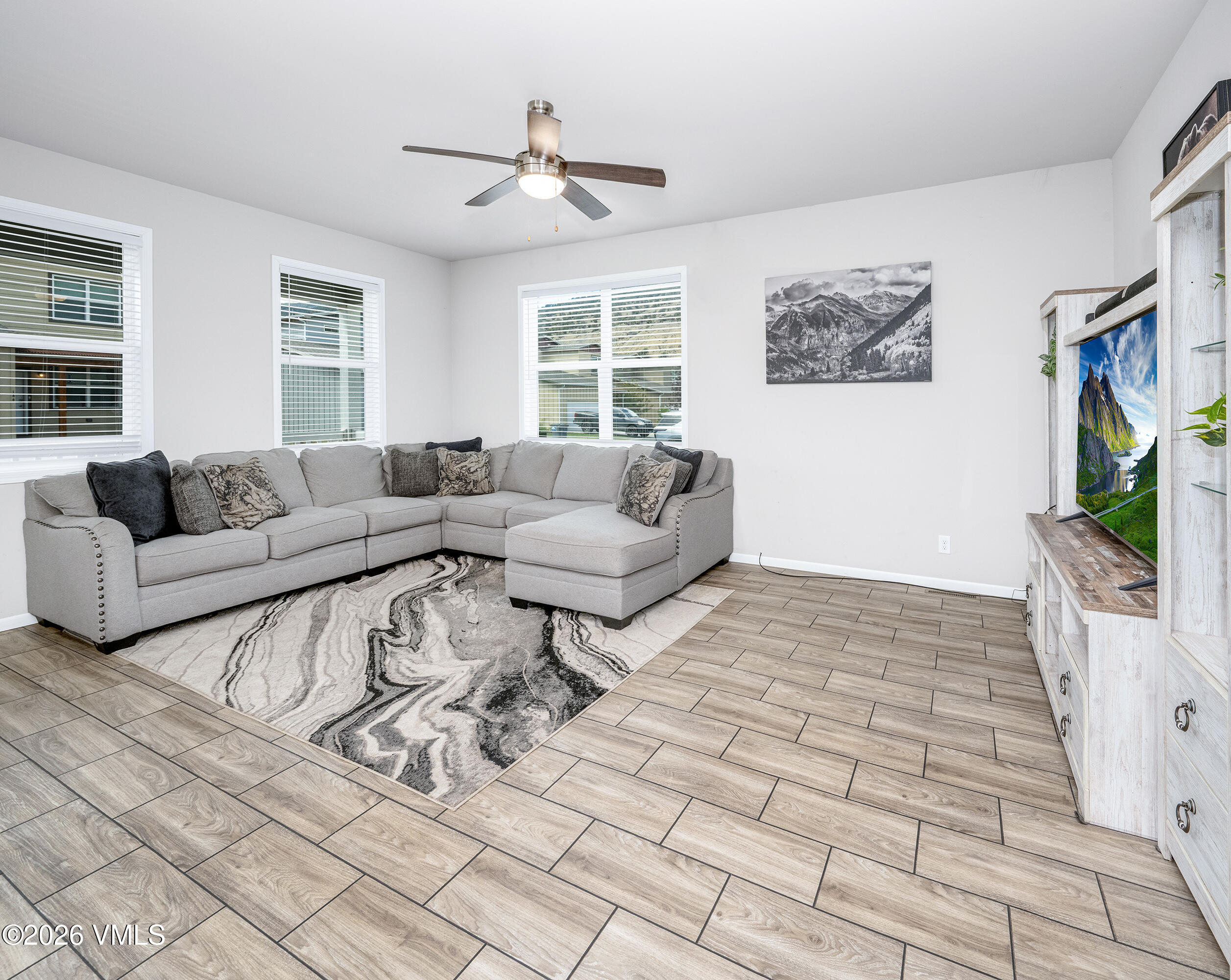 145 Bass Loop Property Photo 3