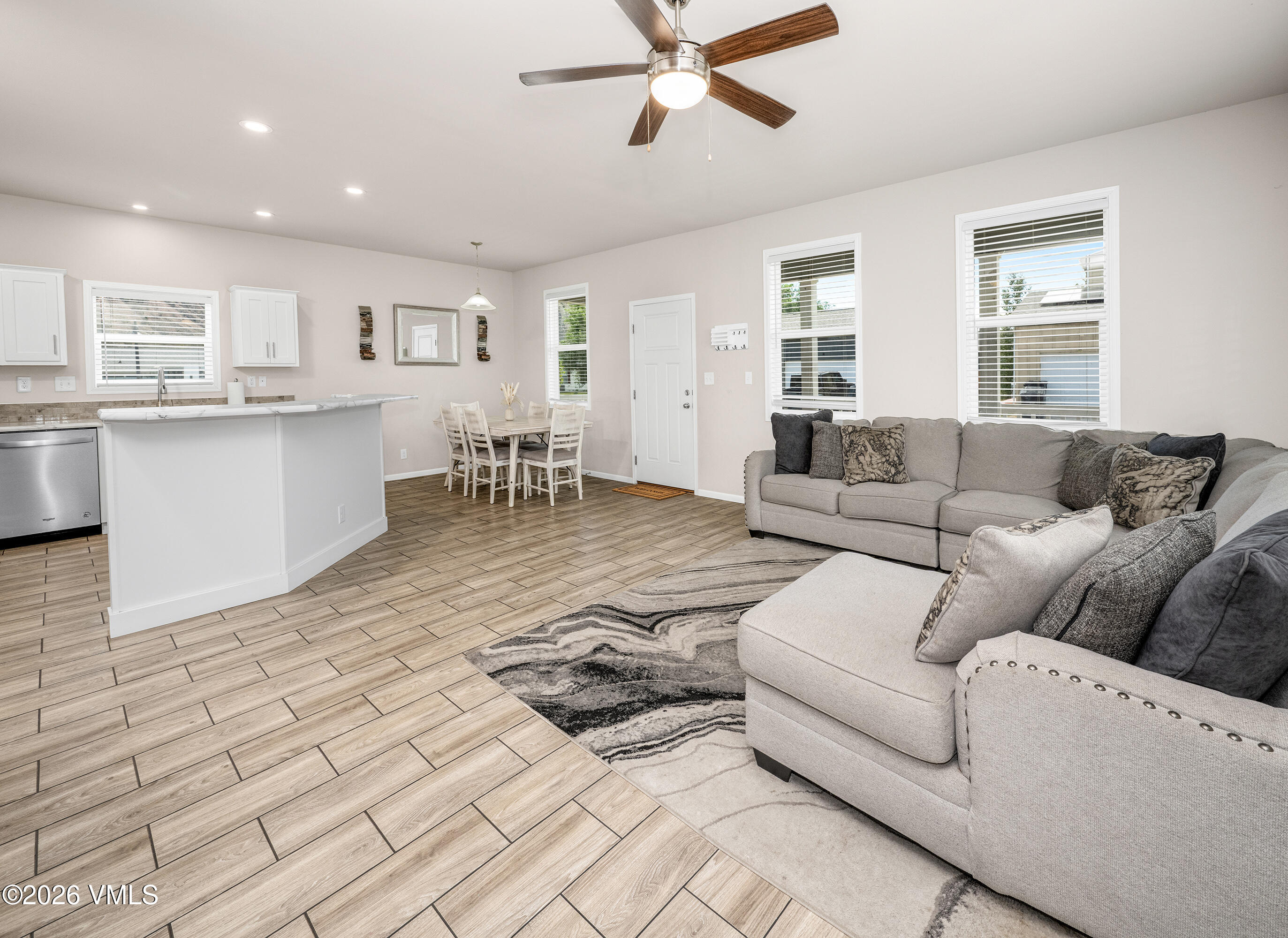 145 Bass Loop Property Photo 5