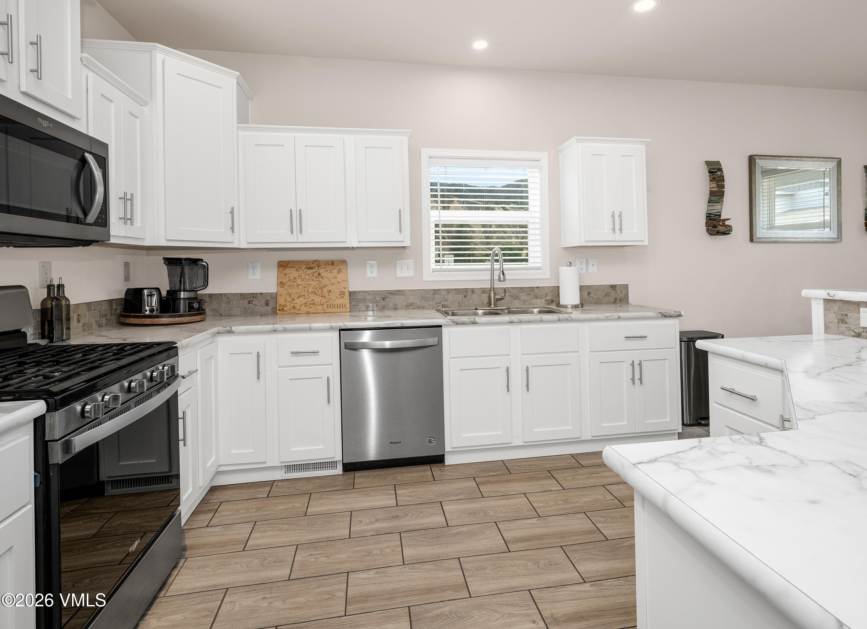145 Bass Loop Property Photo 11