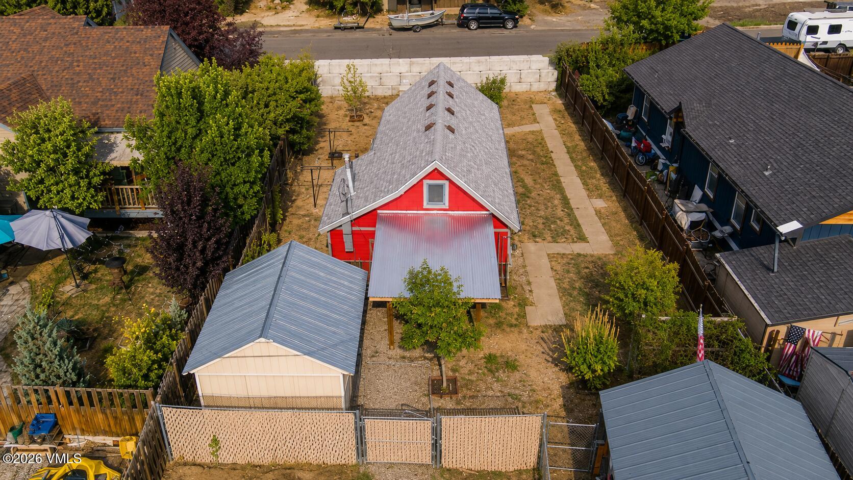 425 Howard Street Property Photo 6