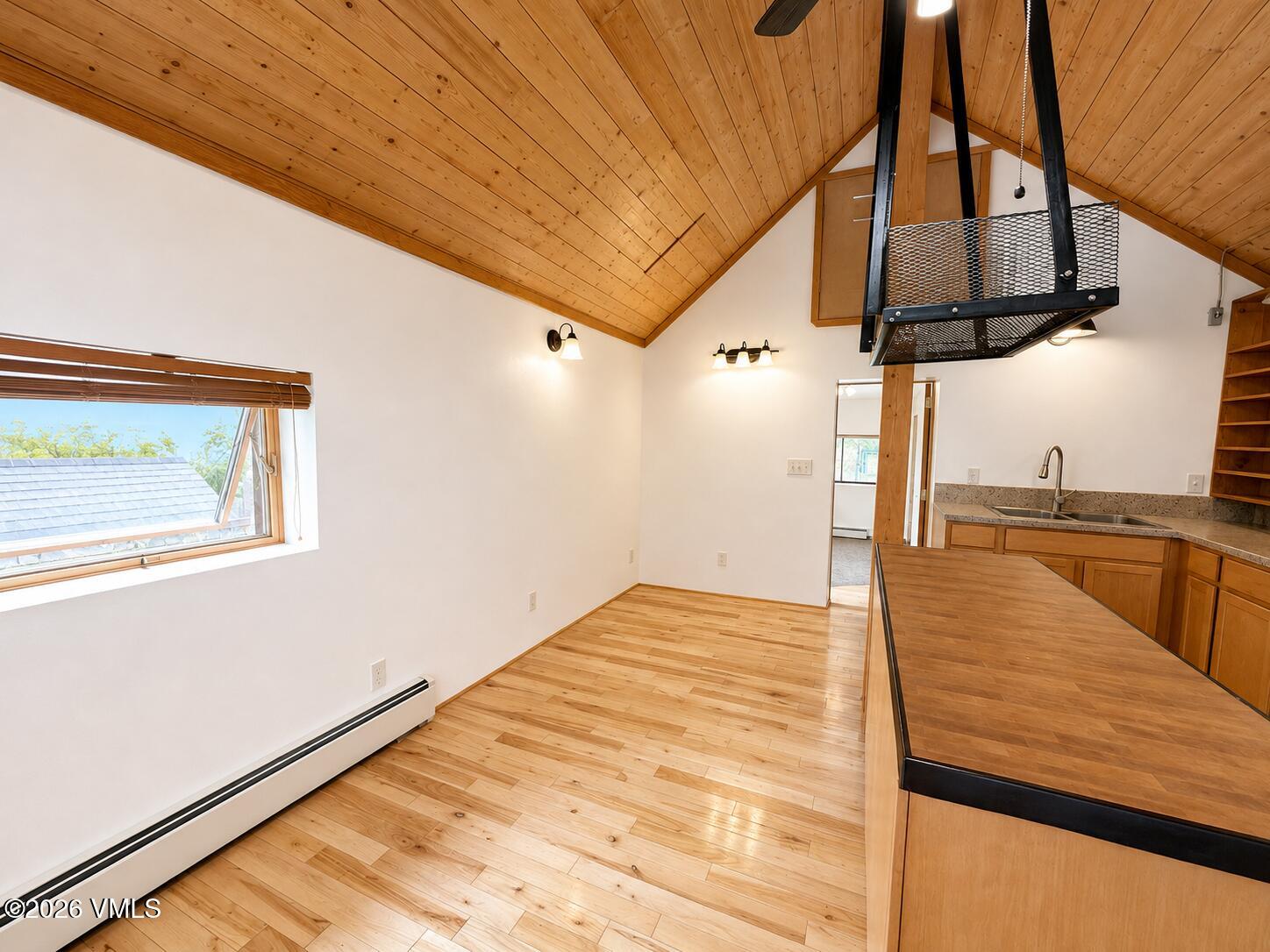 425 Howard Street Property Photo 10