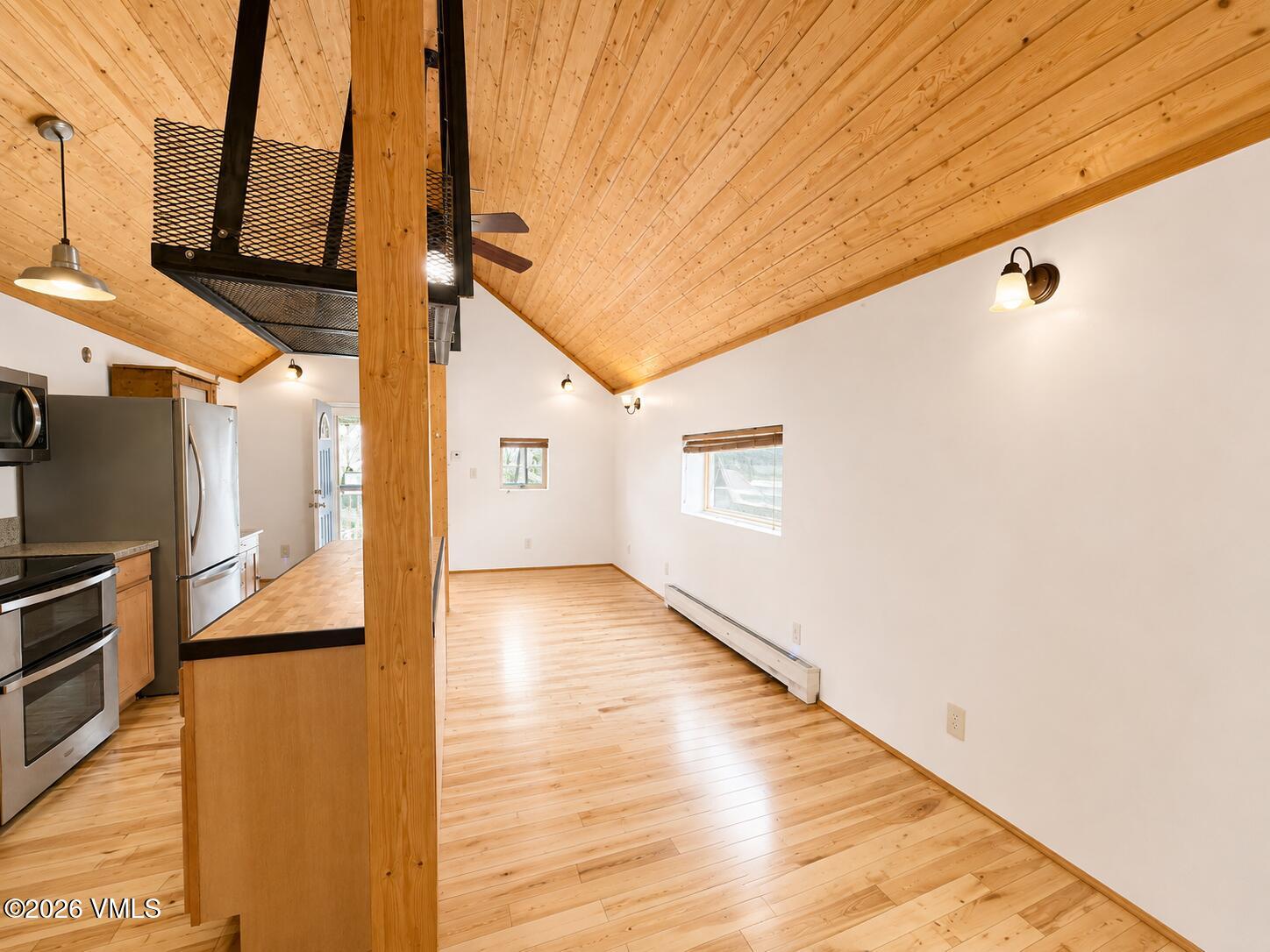 425 Howard Street Property Photo 12