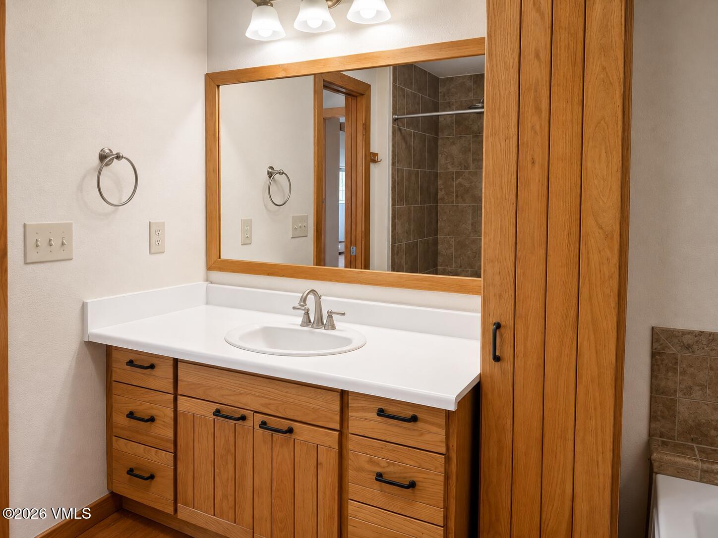 425 Howard Street Property Photo 16