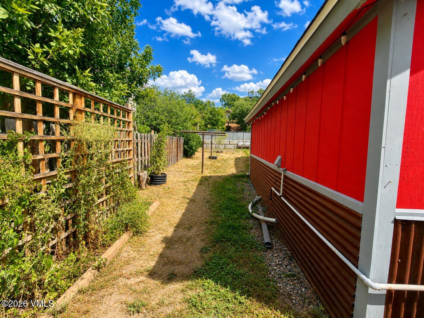 425 Howard Street Property Photo 23