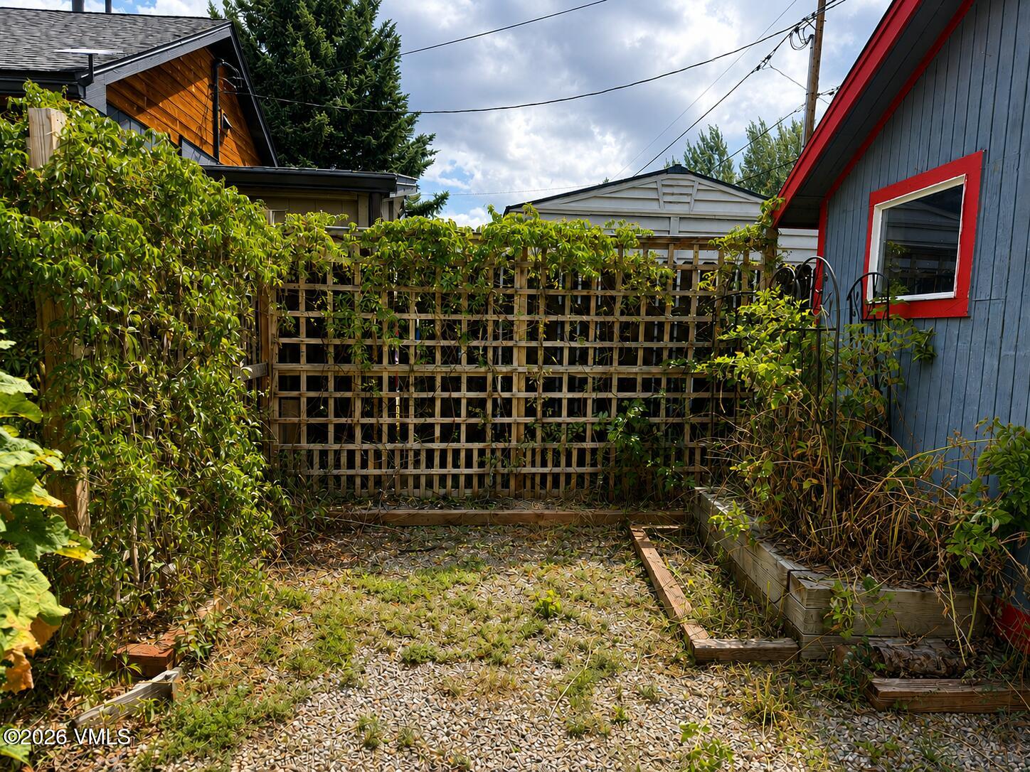 425 Howard Street Property Photo 25