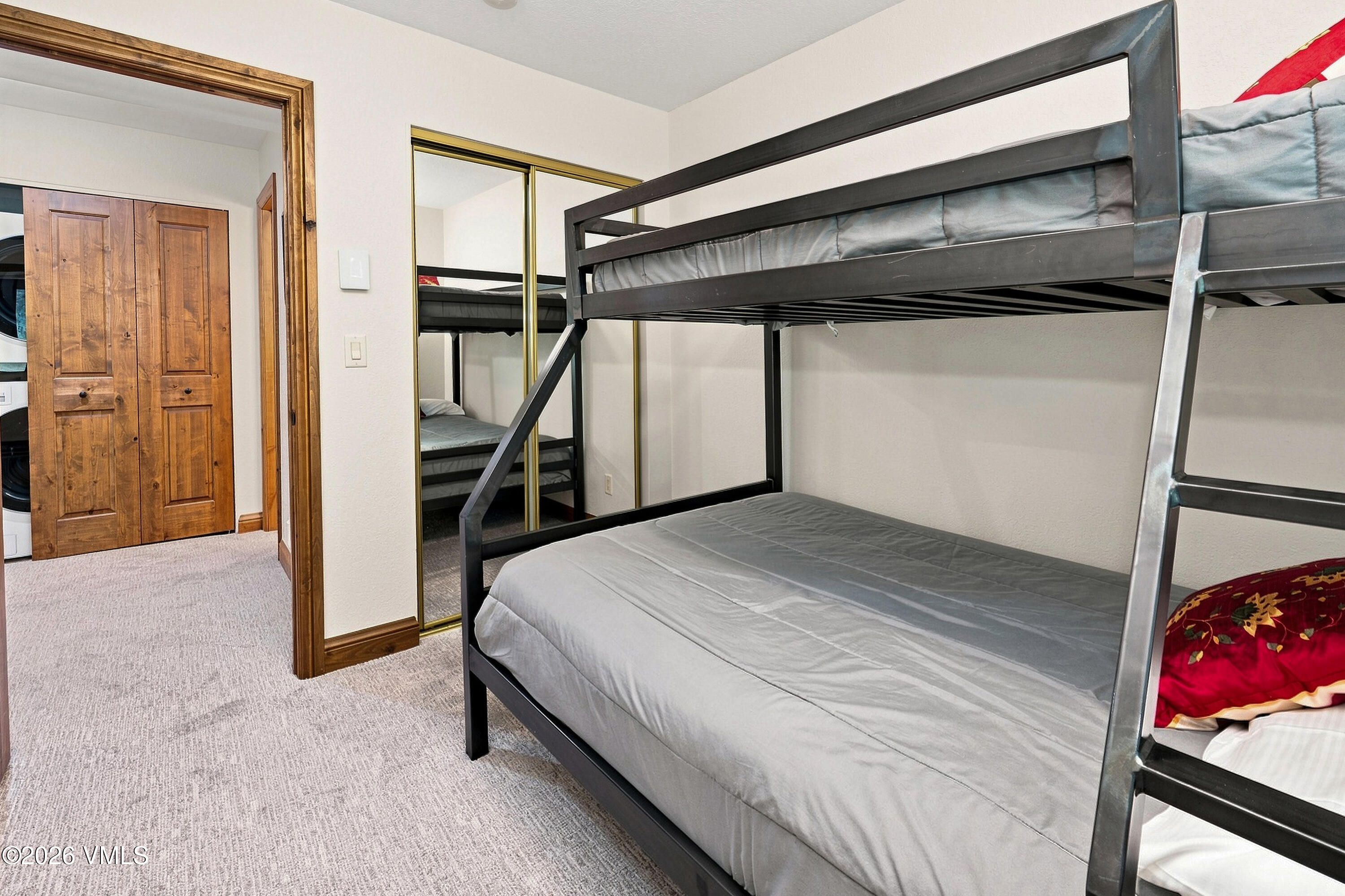 2550 Kinnikinnick Unit J2 Property Photo 23