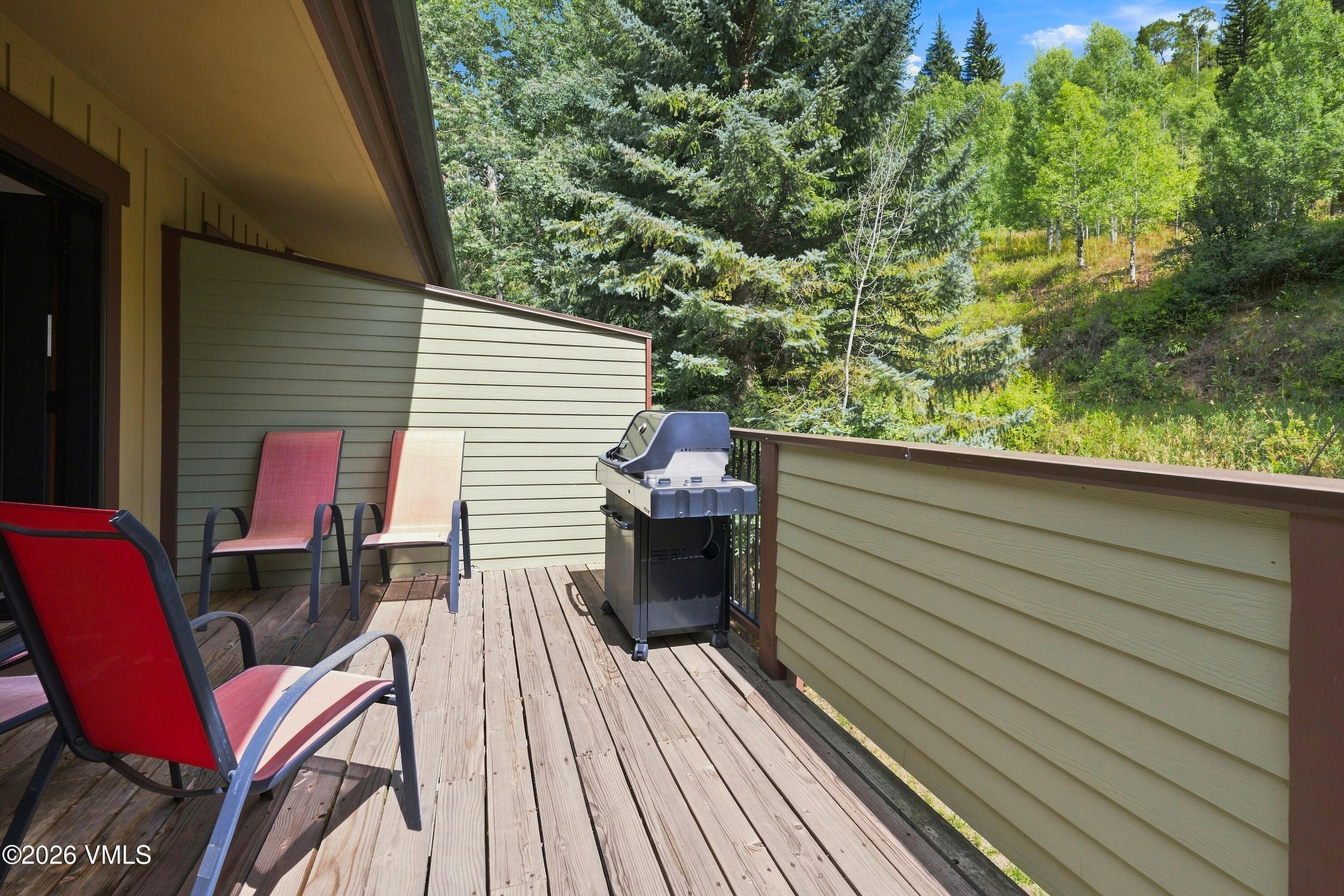2550 Kinnikinnick Unit J2 Property Photo 28