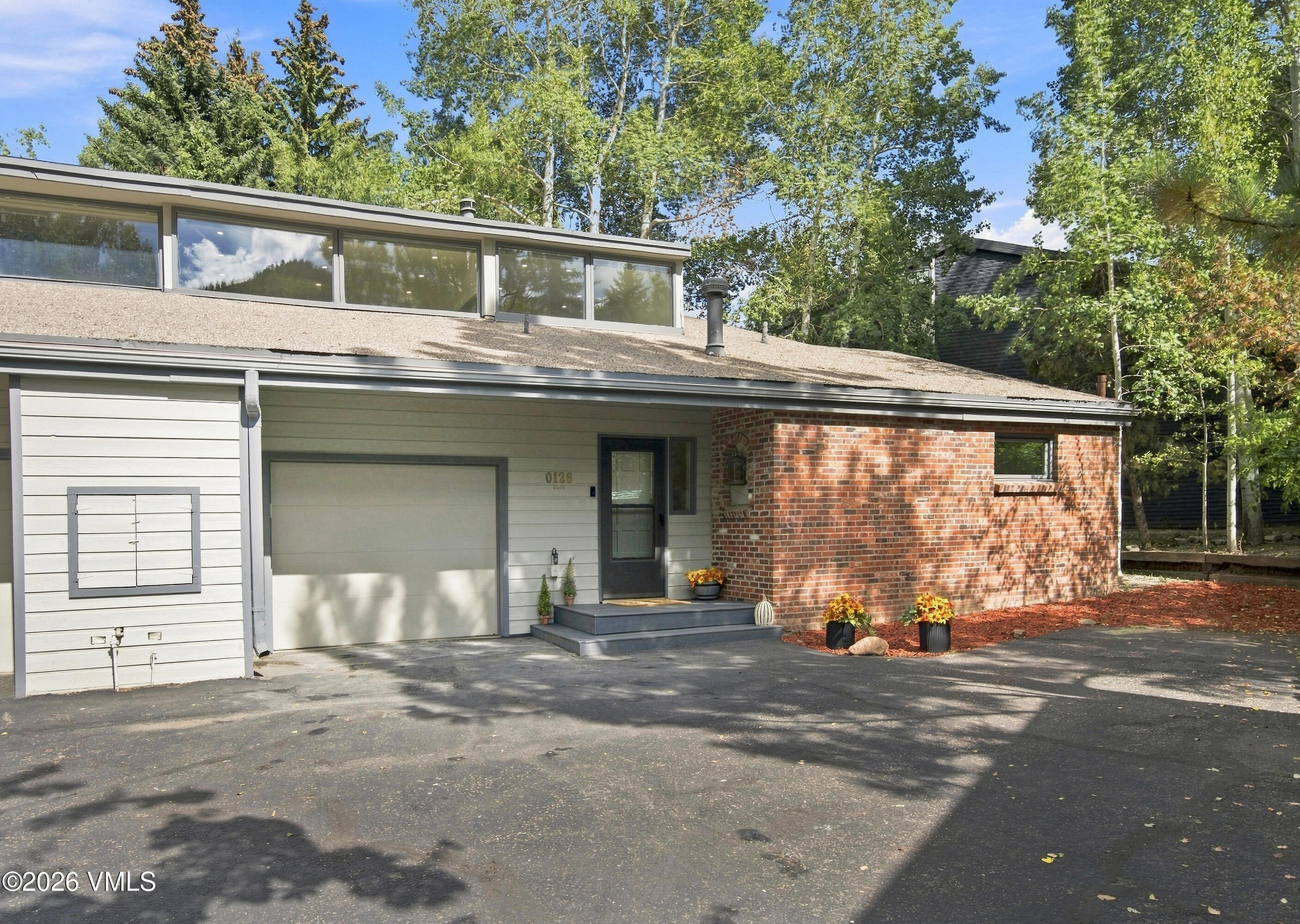 128 Beaver Road E Property Photo 1