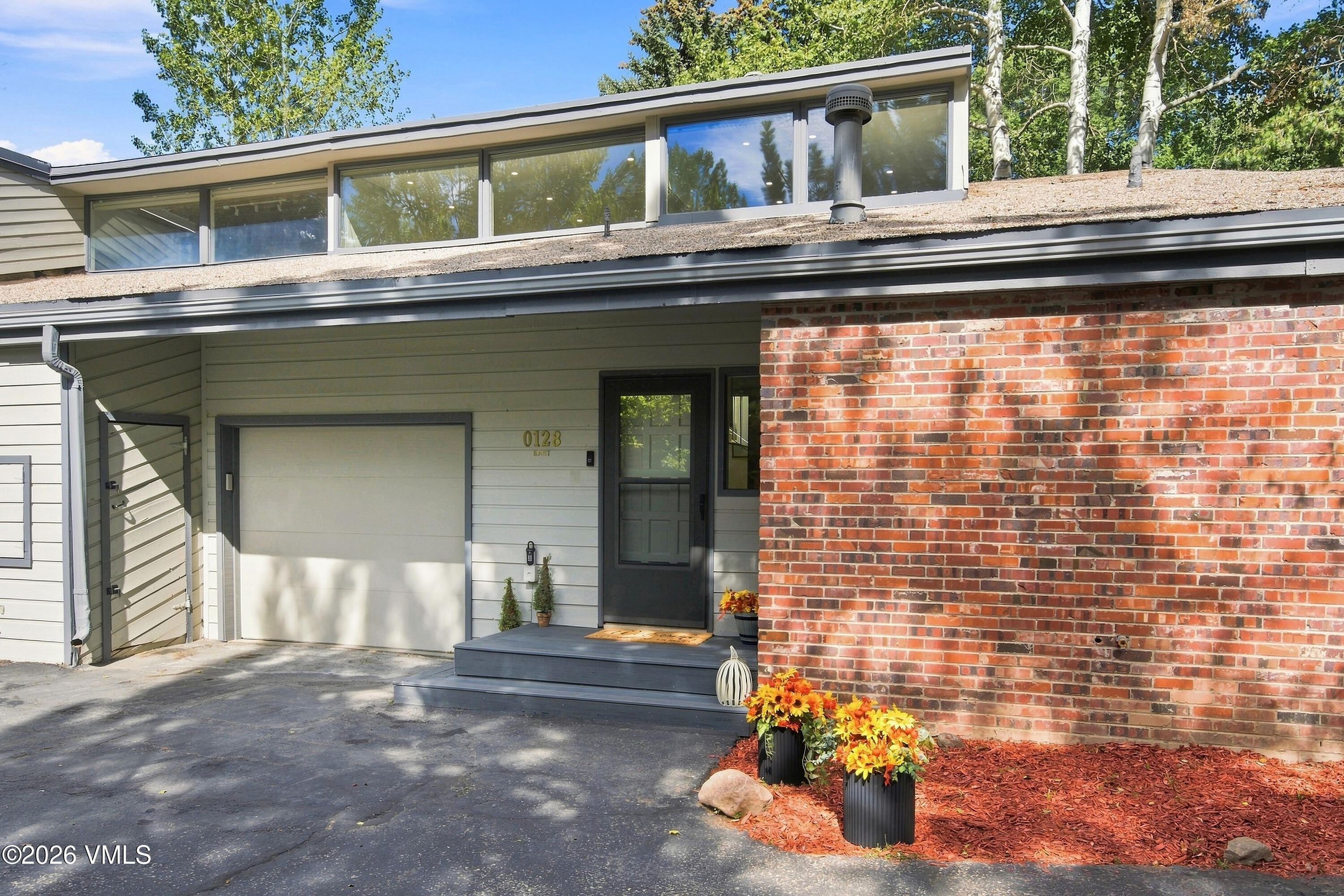 128 Beaver Road E Property Photo 2