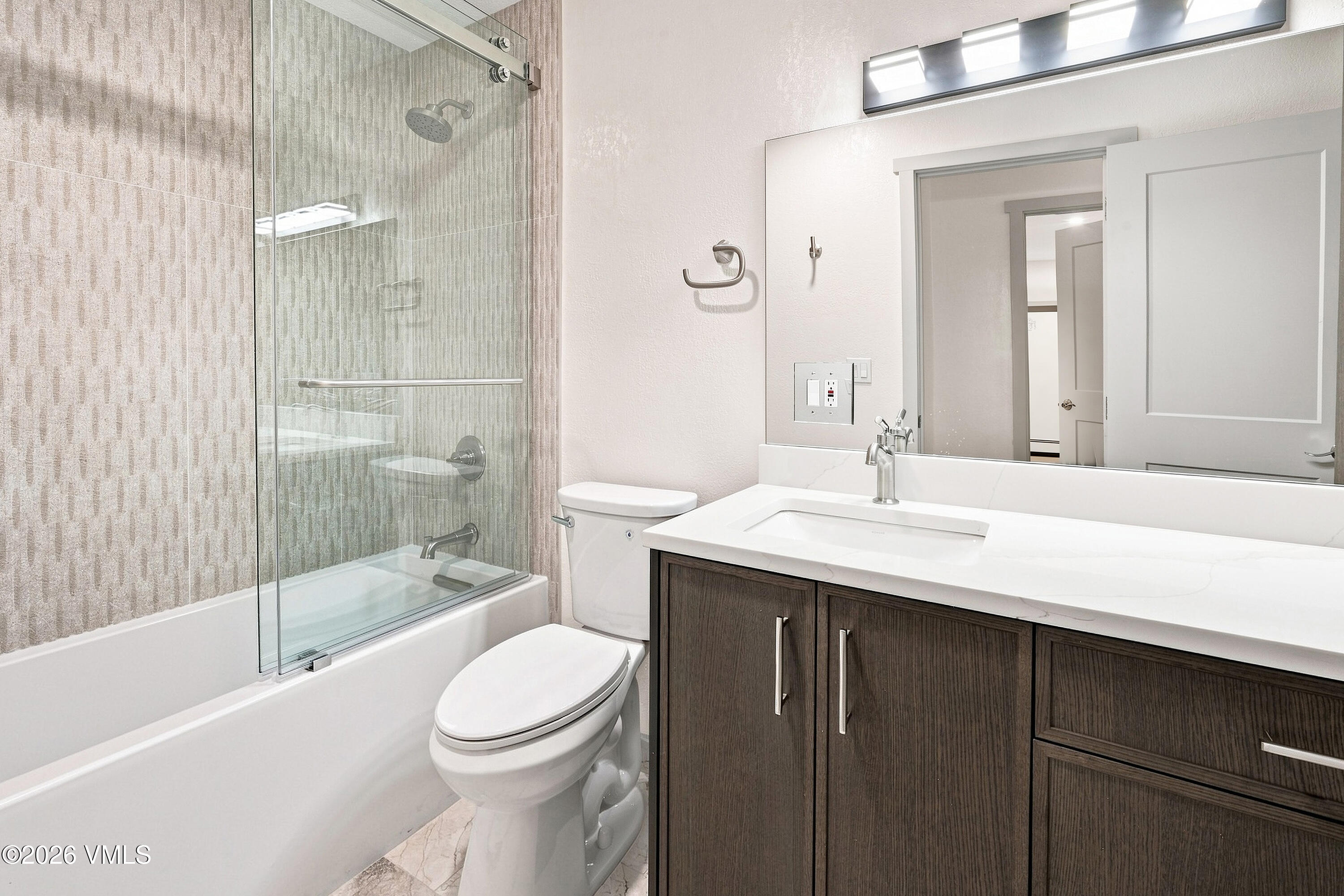 128 Beaver Road E Property Photo 41