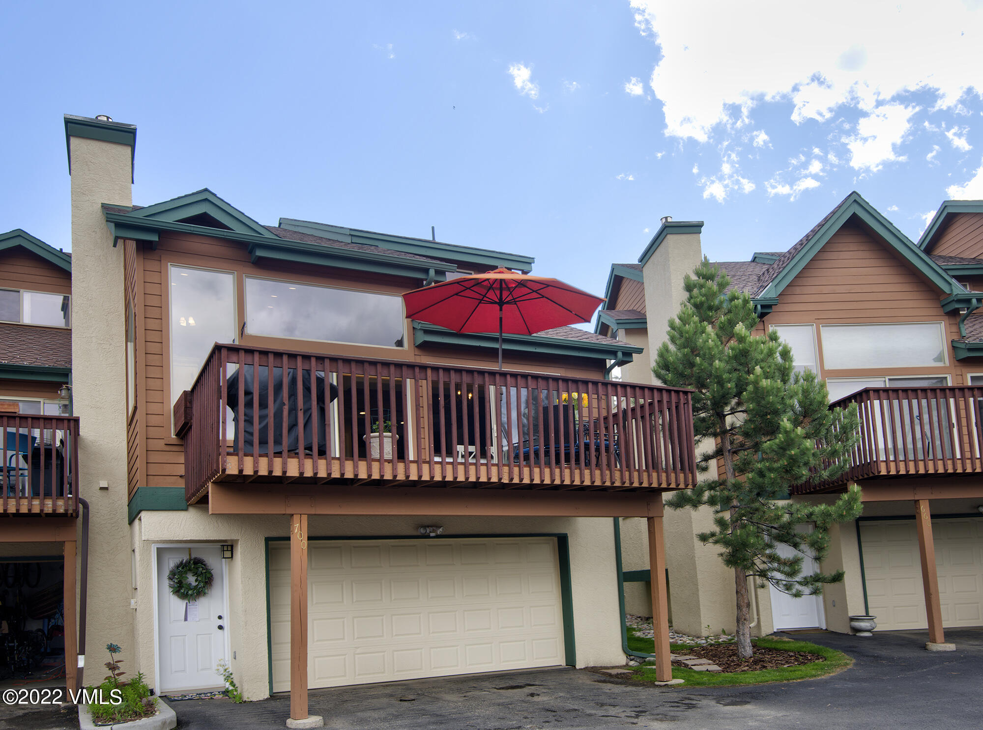 700 Imperial Drive Property Photo 1