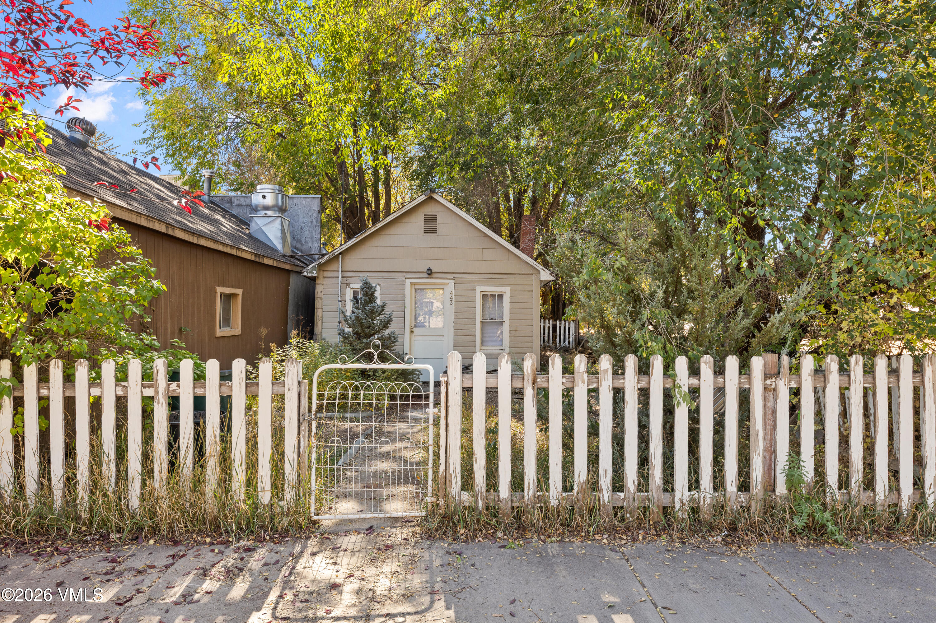 443 Railroad Avenue Property Photo 1