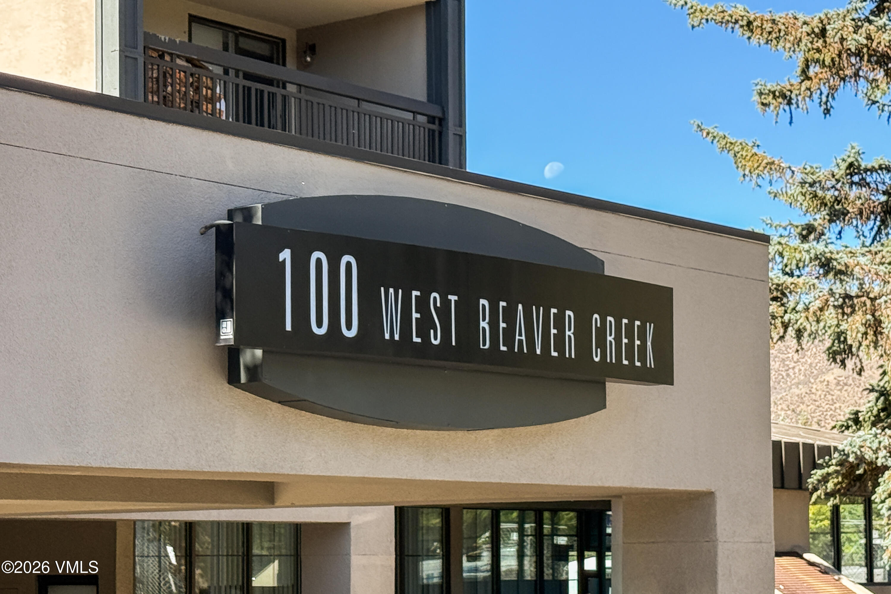 100 W Beaver Creek Boulevard 200 Property Photo 13