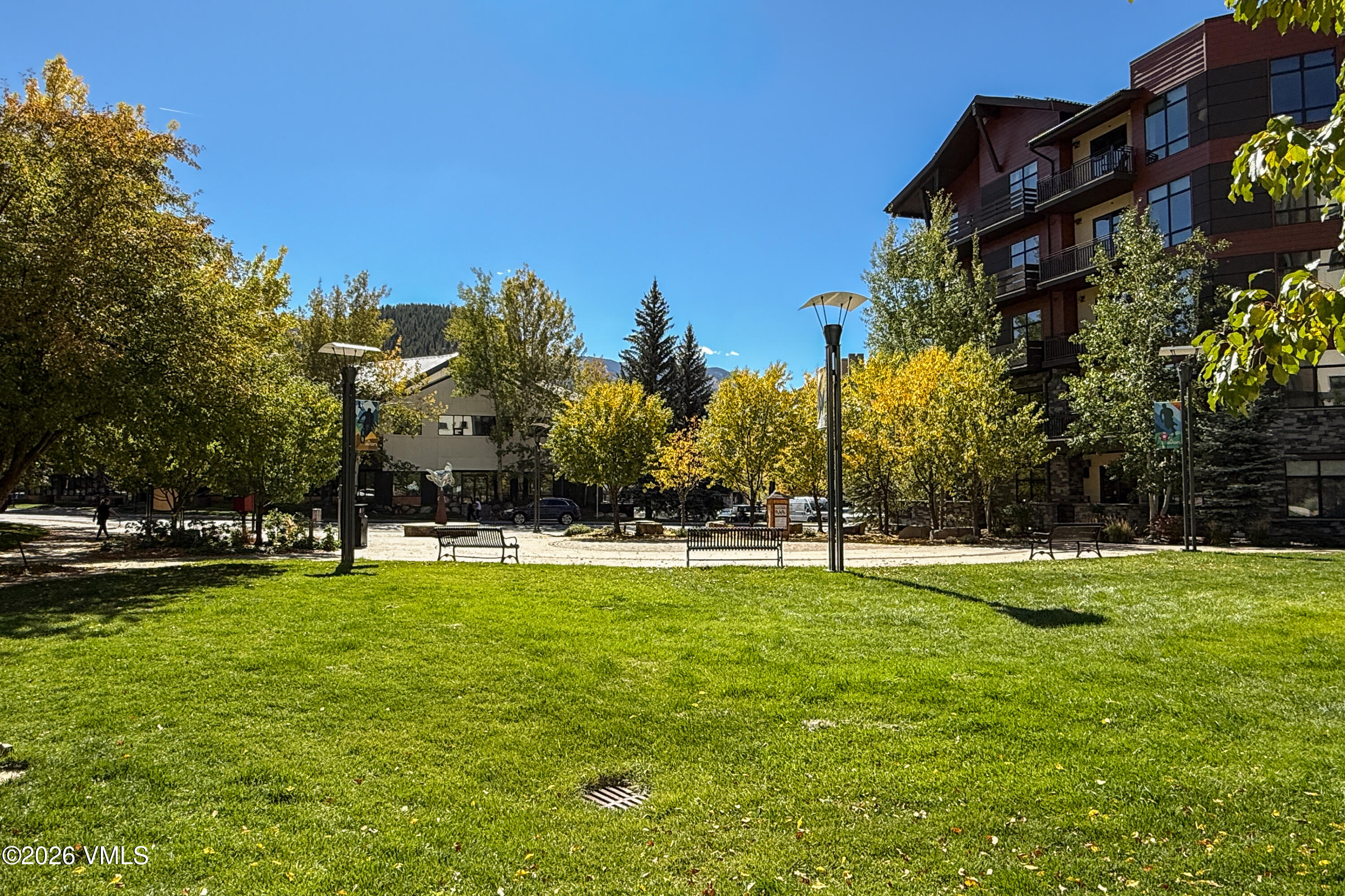 100 W Beaver Creek Boulevard 200 Property Photo 18