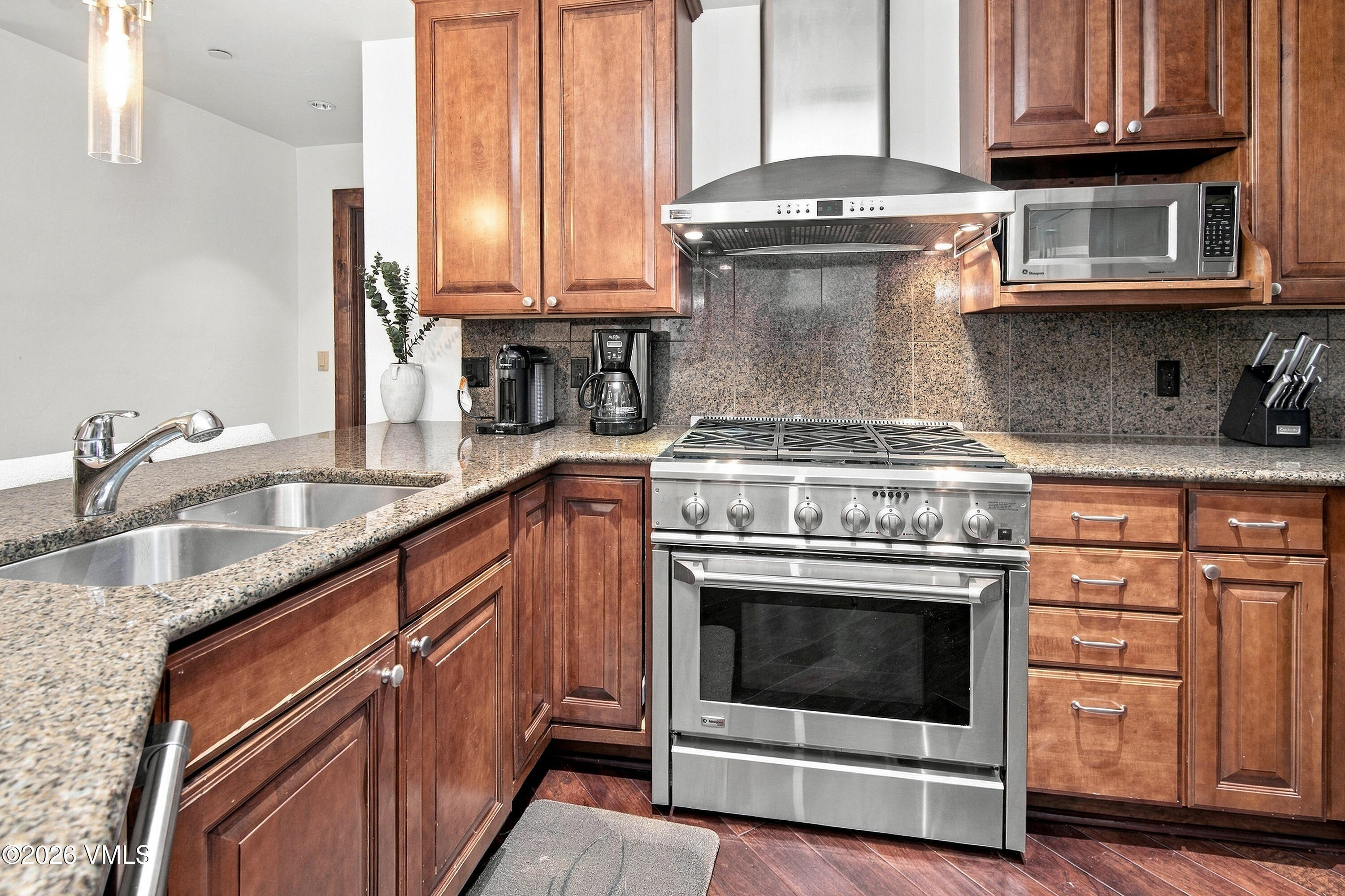38390 Highway 6 407 Property Photo 11
