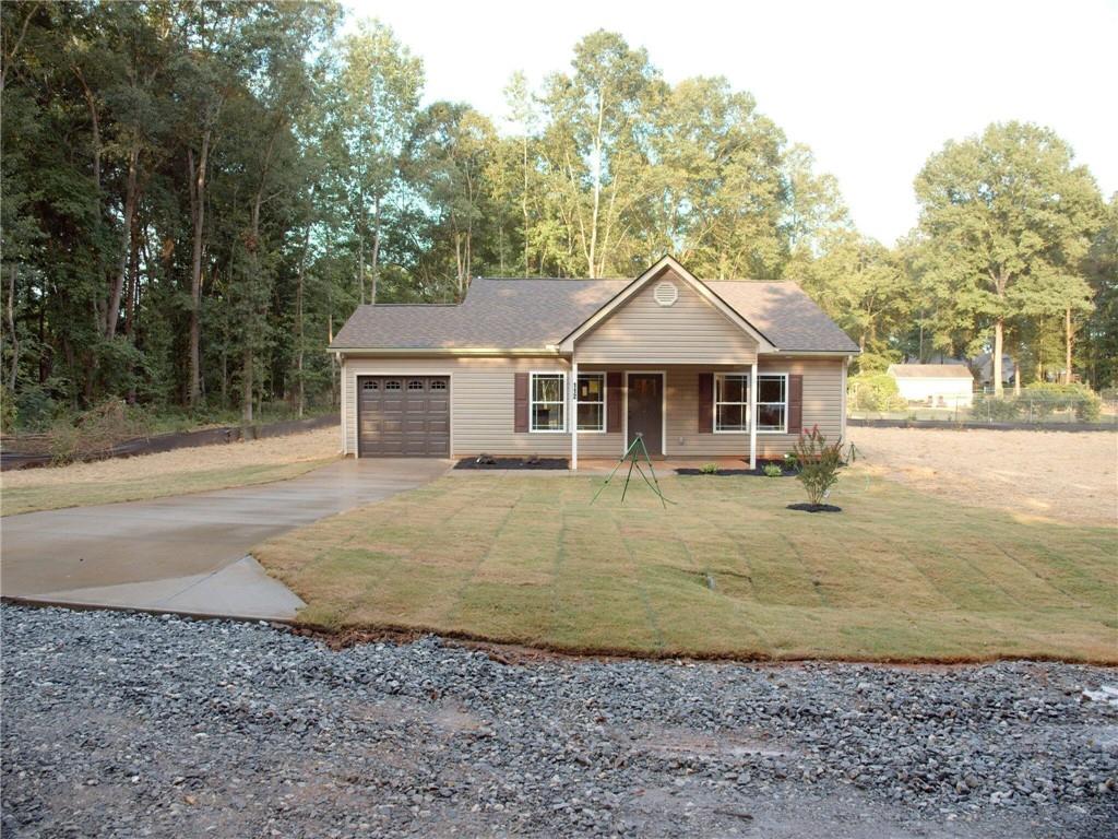 415 Starkes Street Property Photo 1
