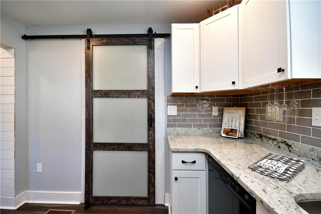 604 W 4th Avenue Property Photo 19