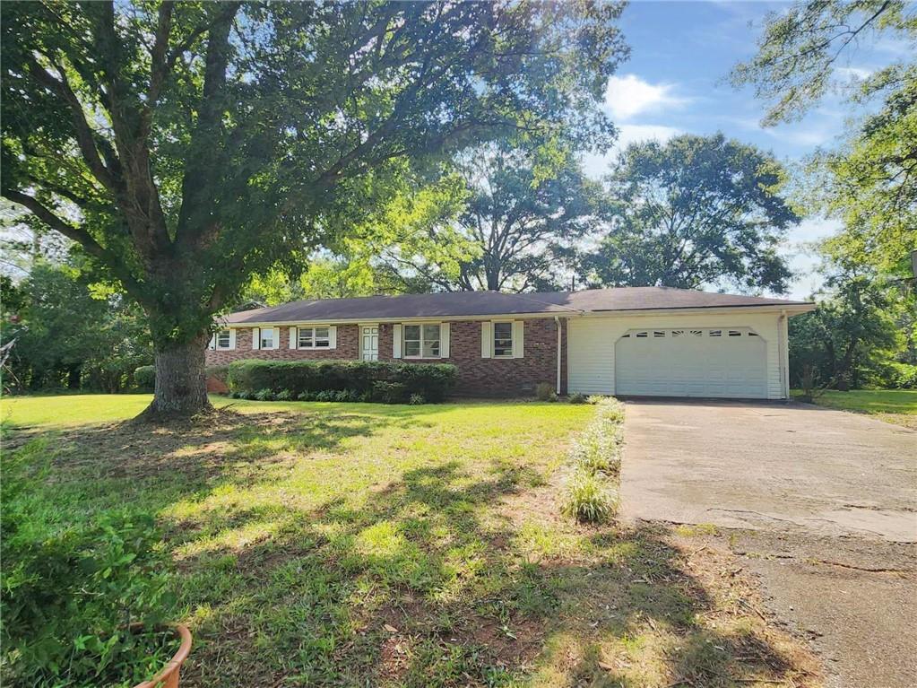 915 Evergreen Church Road Property Photo 1