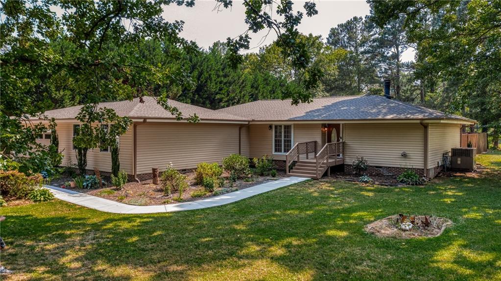 2204 Cobbs Way Property Photo 1