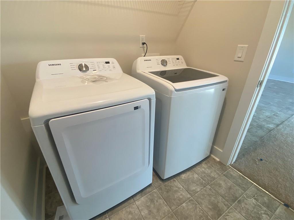 301 Red Oak Court Property Photo 10