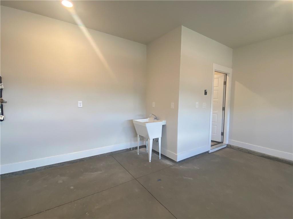 301 Red Oak Court Property Photo 11