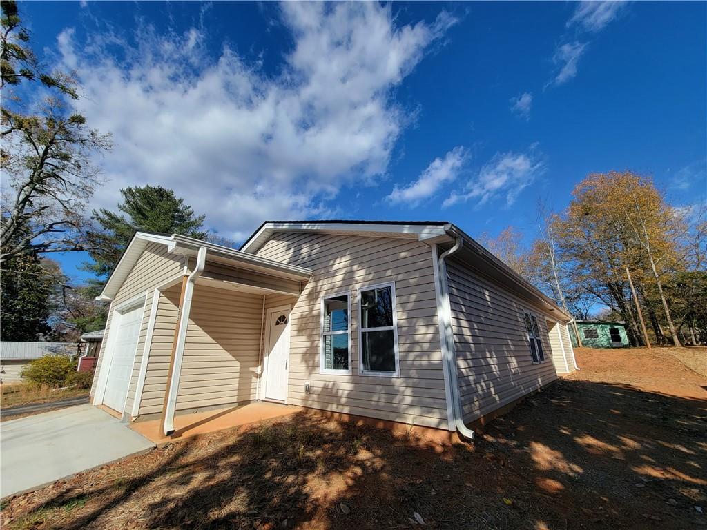 203 Oak Lane Property Photo 1