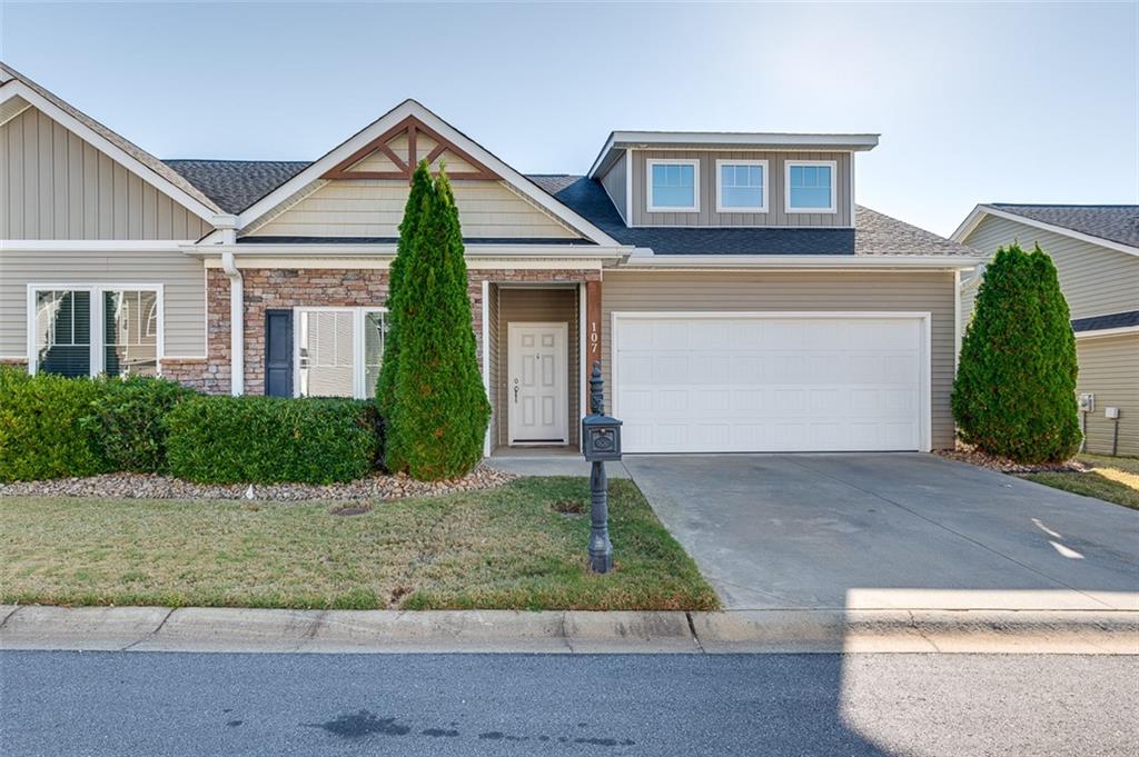 107 Ventura Street Property Photo 1