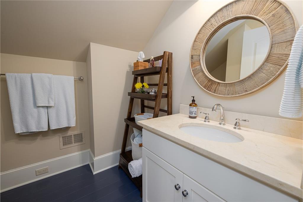 152 Cedar Bluff Ct Property Photo 26