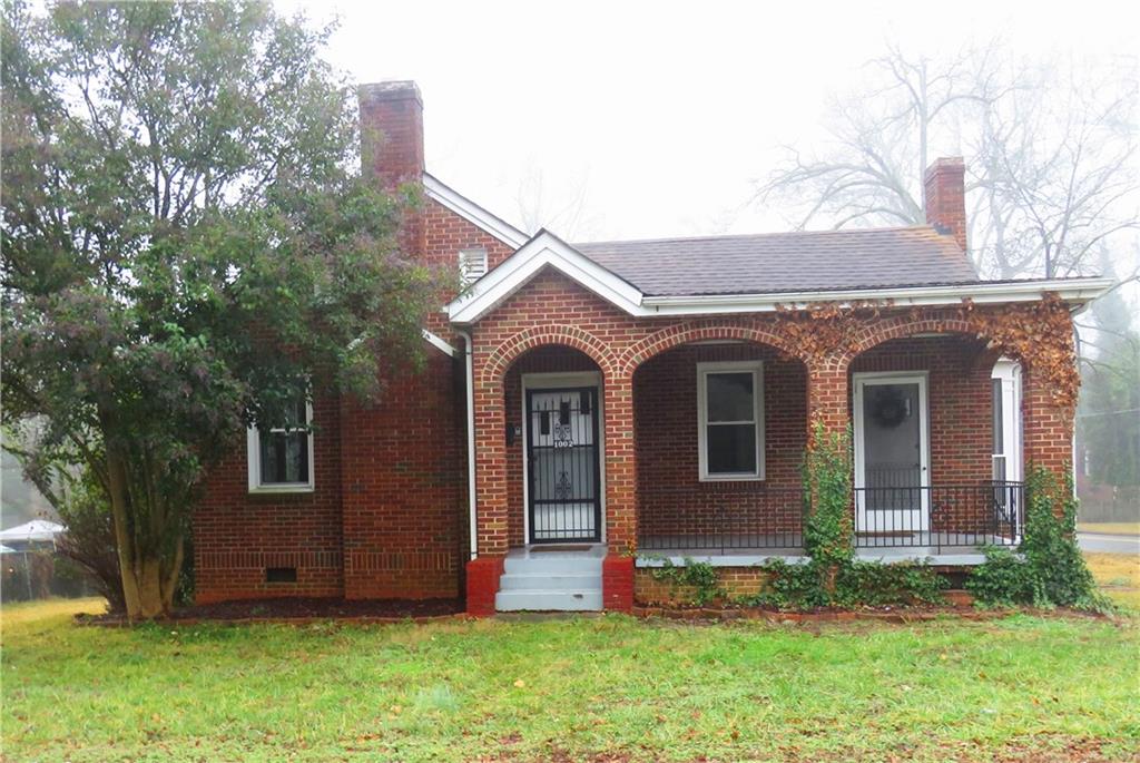 1002 E River St Property Photo 1