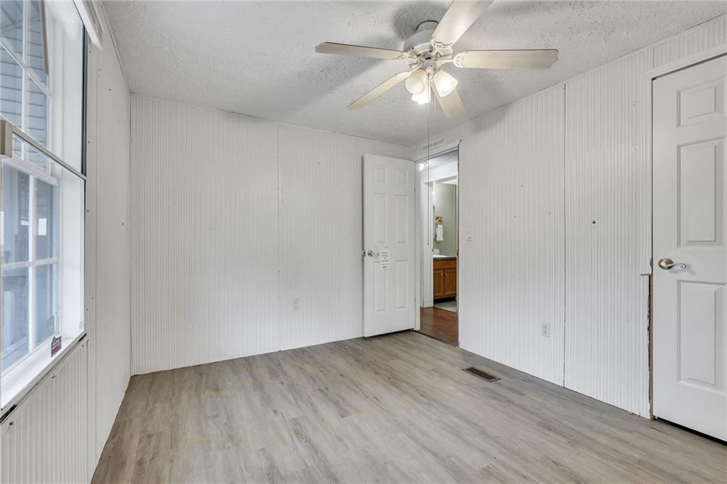 1215 E North Ave Property Photo 11
