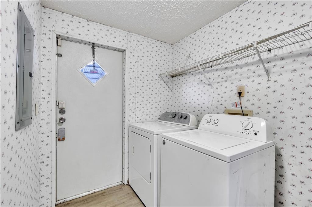 1215 E North Ave Property Photo 19