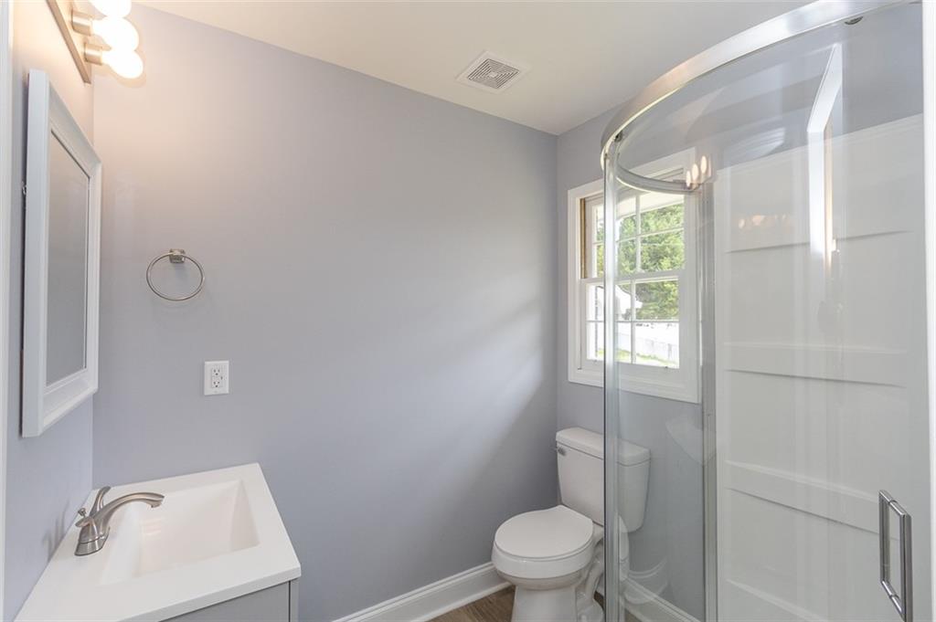 2502 Winslow Dr Property Photo 36