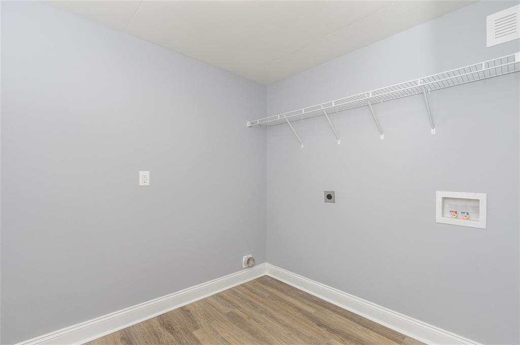 2502 Winslow Dr Property Photo 39