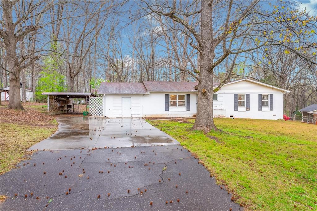 220 Woodberry Cir Property Photo 1